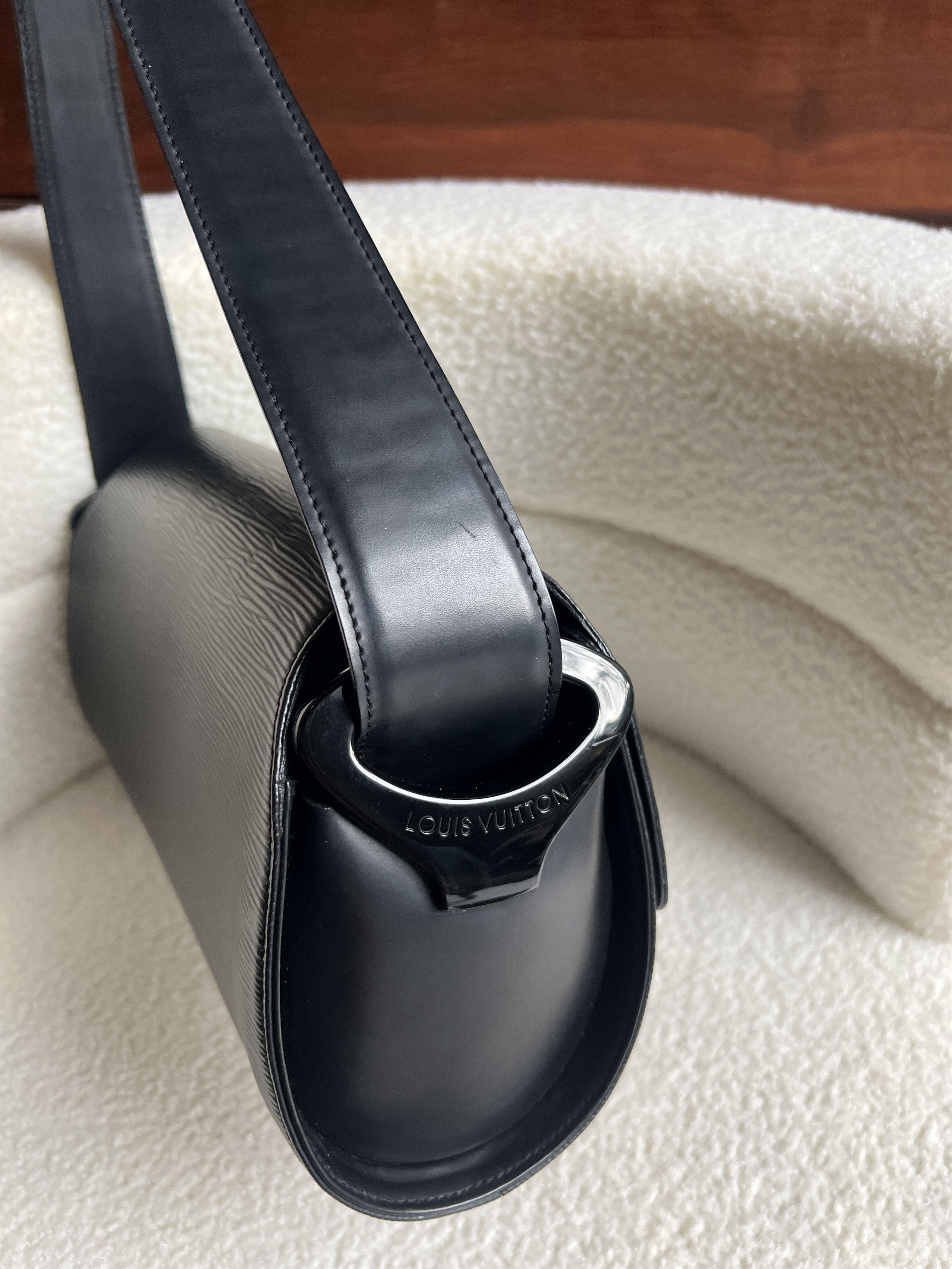 Louis Vuitton Louis Vuitton Epi Nocturne GM Size ONE SIZE - 4 Thumbnail