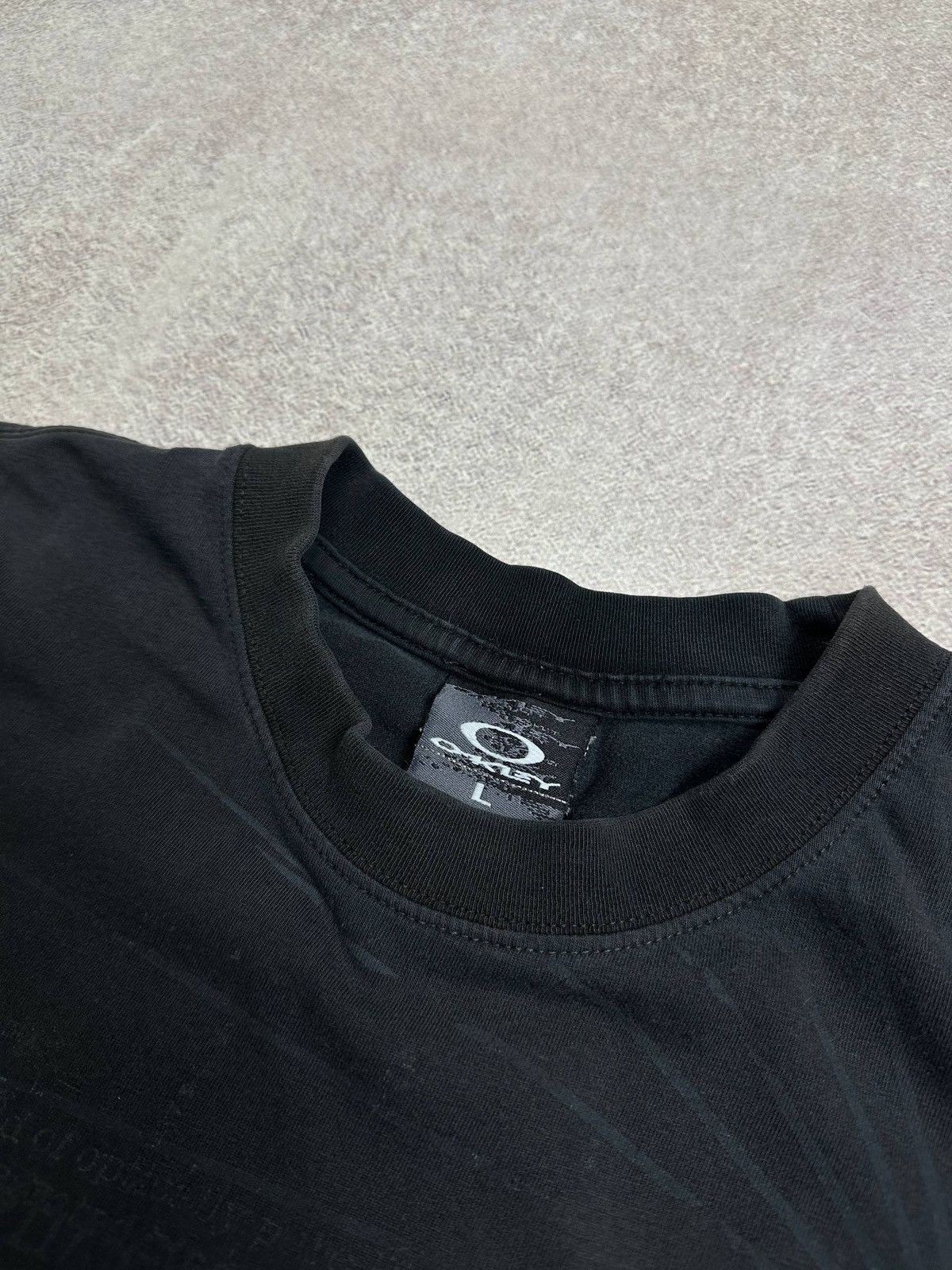Oakley Vintage 90s Oakley Software Burned Logo T-shirt Rare L Size US L / EU 52-54 / 3 - 4 Thumbnail