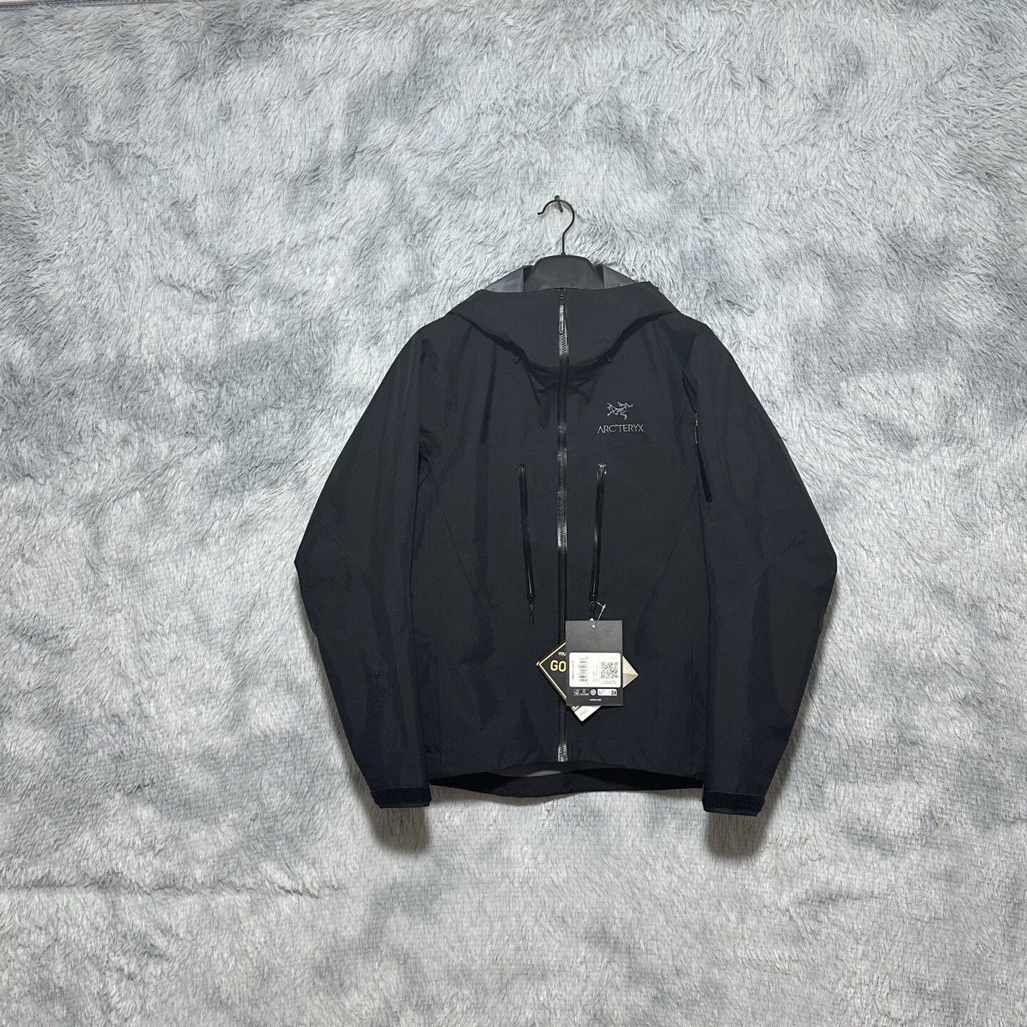 Arc'teryx Arcteryx Alpha SV Jacket Black Hooded Size S Size US S / EU 44-46 / 1 - 1 Thumbnail
