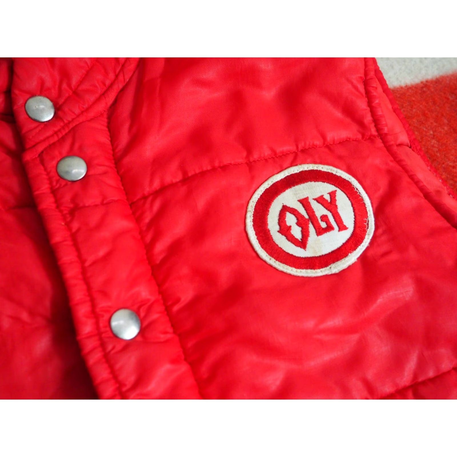 Vintage VTG 70s Rustic Barn Red Oly Beer Washington Patch Snap Puffer Vest Mens XL Size US XL / EU 56 / 4 - 3 Thumbnail