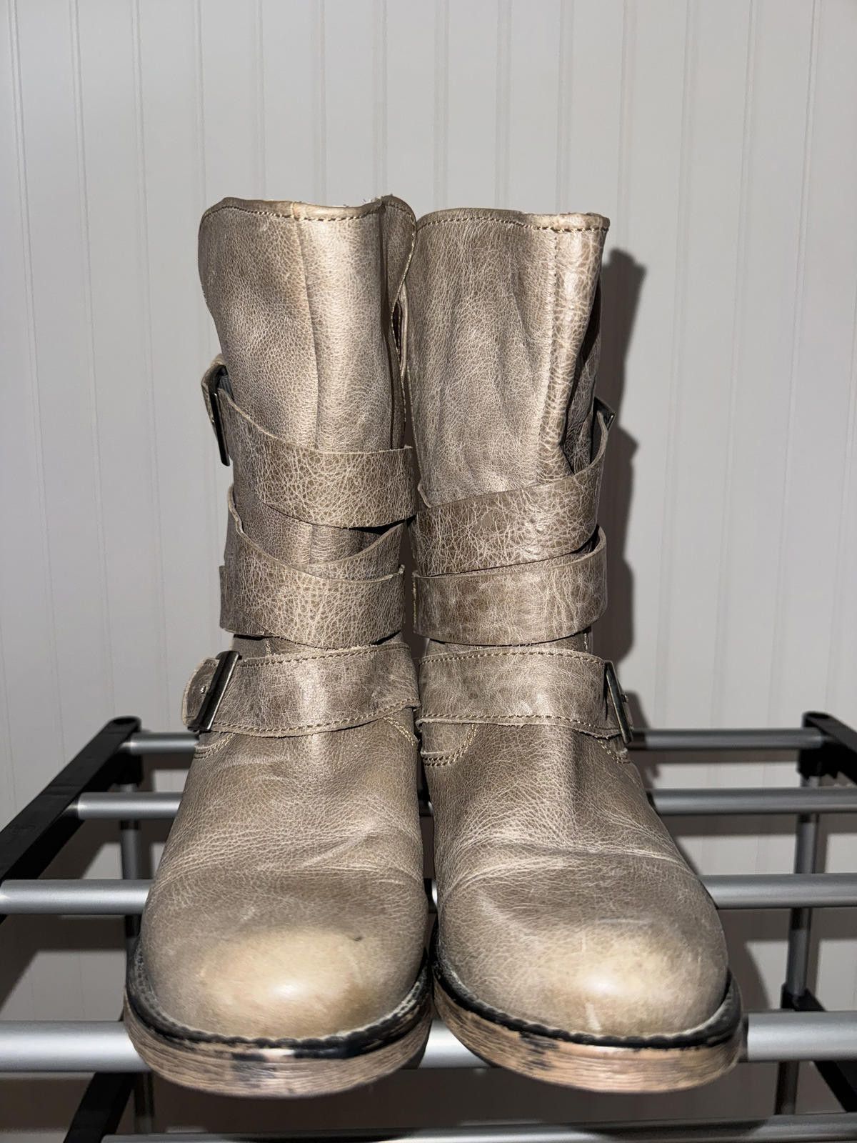 Steve Madden Steve Madden Taupe Buckle Strap Ankle Boots Size US 7.5 / IT 37.5 - 1 Thumbnail