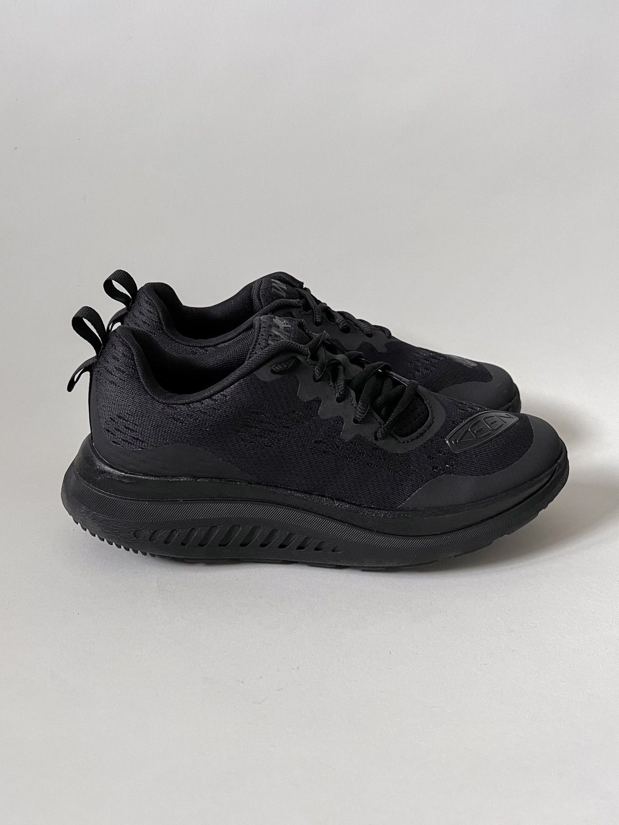 KEEN NEW Keen WK400 Triple Black Walking Sneaker Size US 8.5 / IT 38.5 - 5 Thumbnail