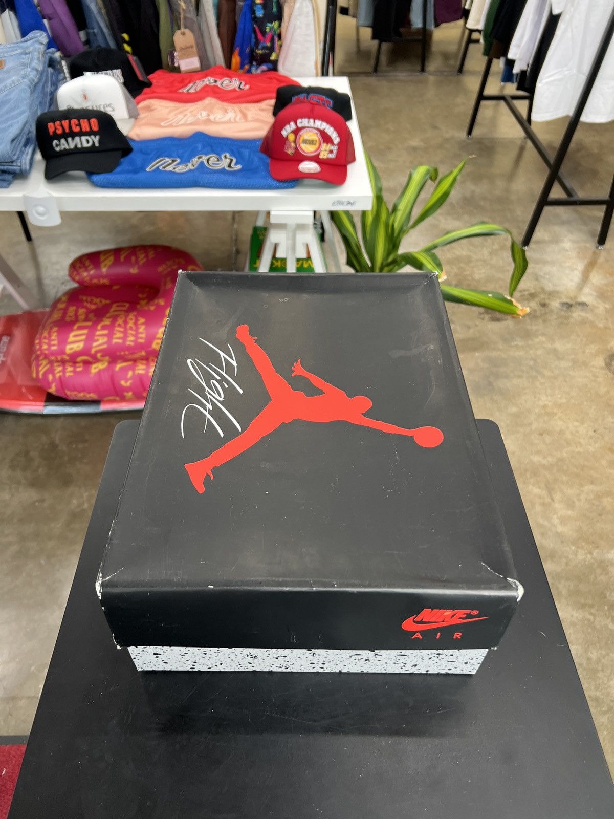 Jordan Brand Air Jordan 4 Fire Red Sz. 9.5 (2020) Size US 9.5 / EU 42-43 - 14 Thumbnail