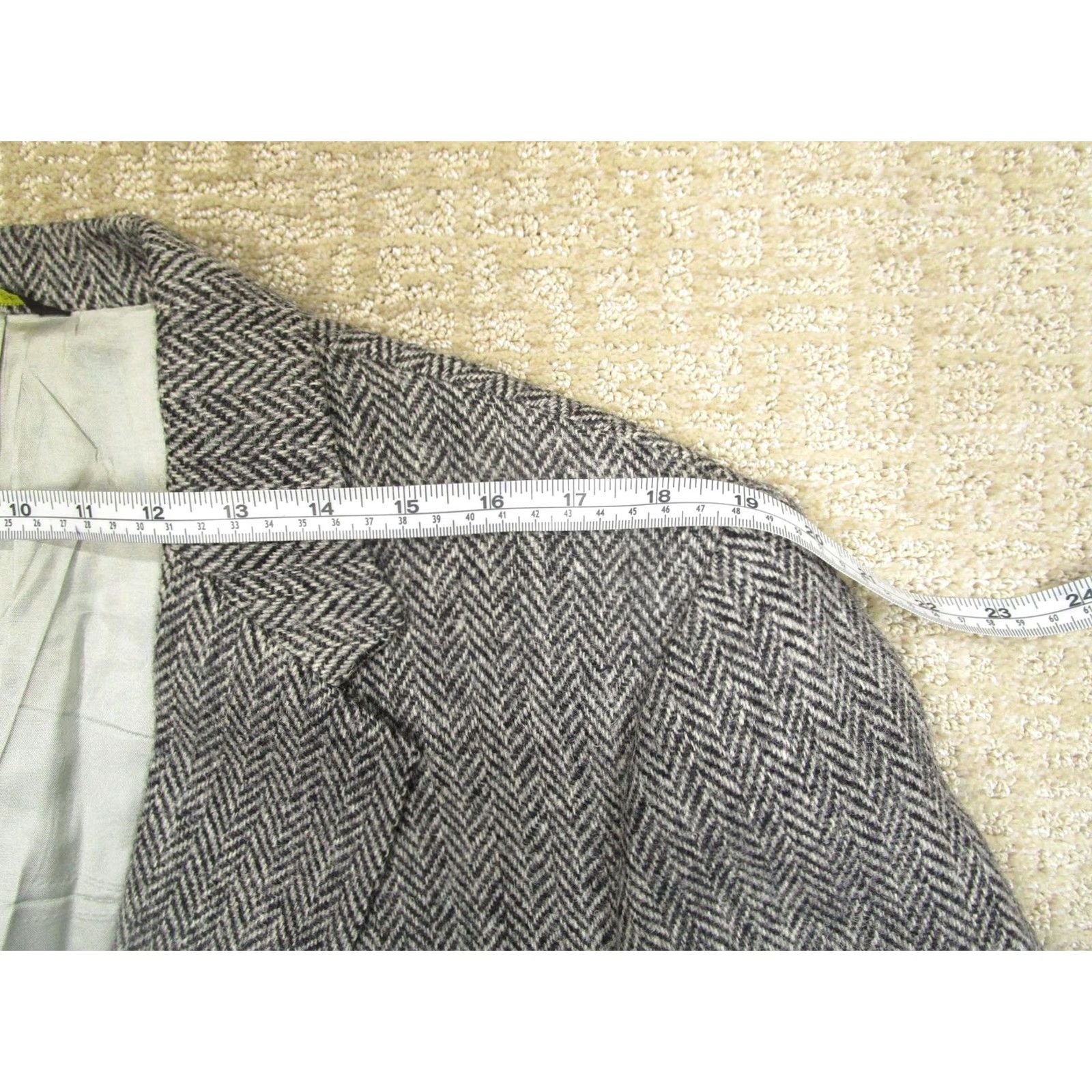 Harris Tweed VINTAGE Harris Tweed Blazer Men 42 Gray Herringbone Wool Sport Coat Jacket Size 42R - 7 Thumbnail