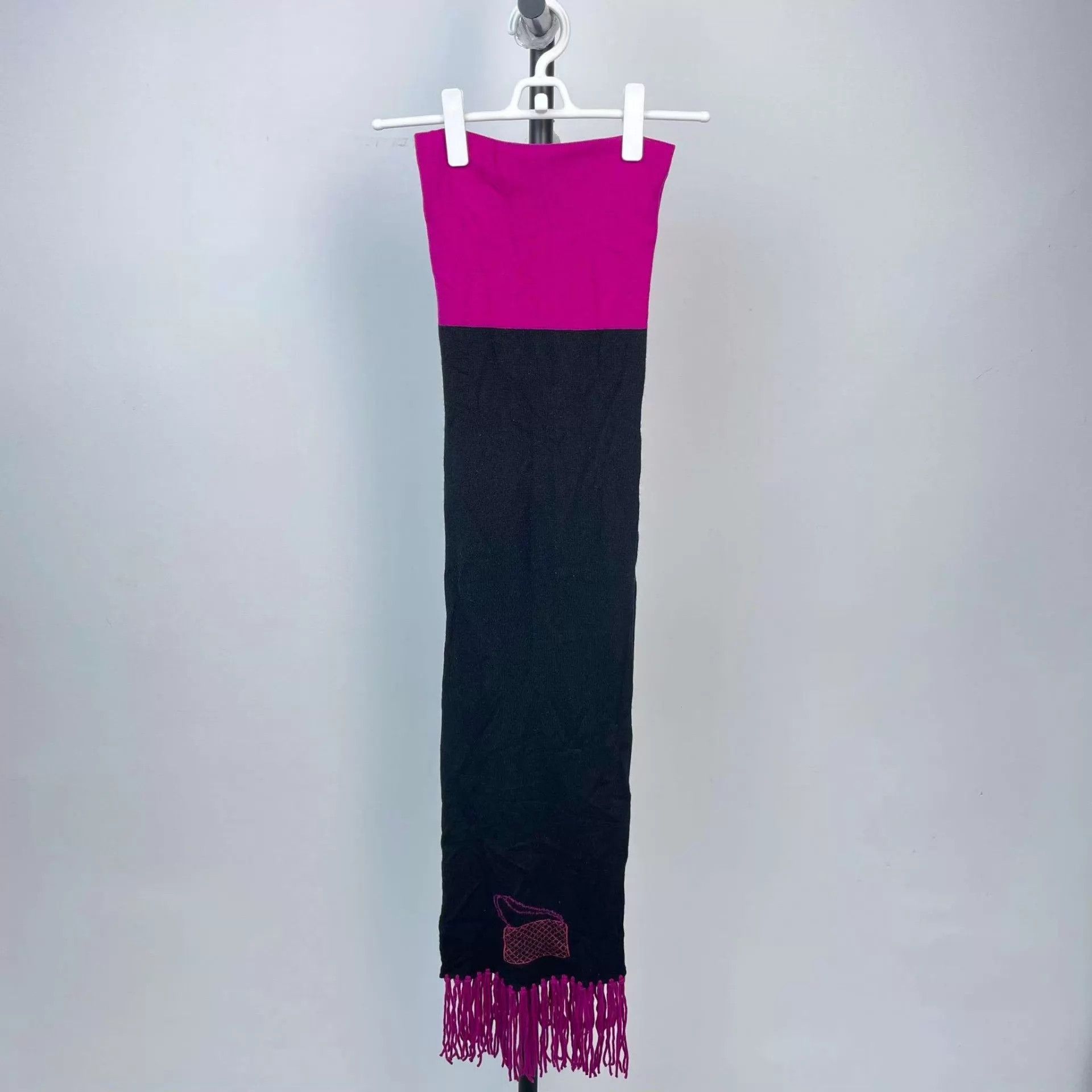 Chanel Chanel knit scarf pink/black colorblocked 98 new Size ONE SIZE - 1 Thumbnail