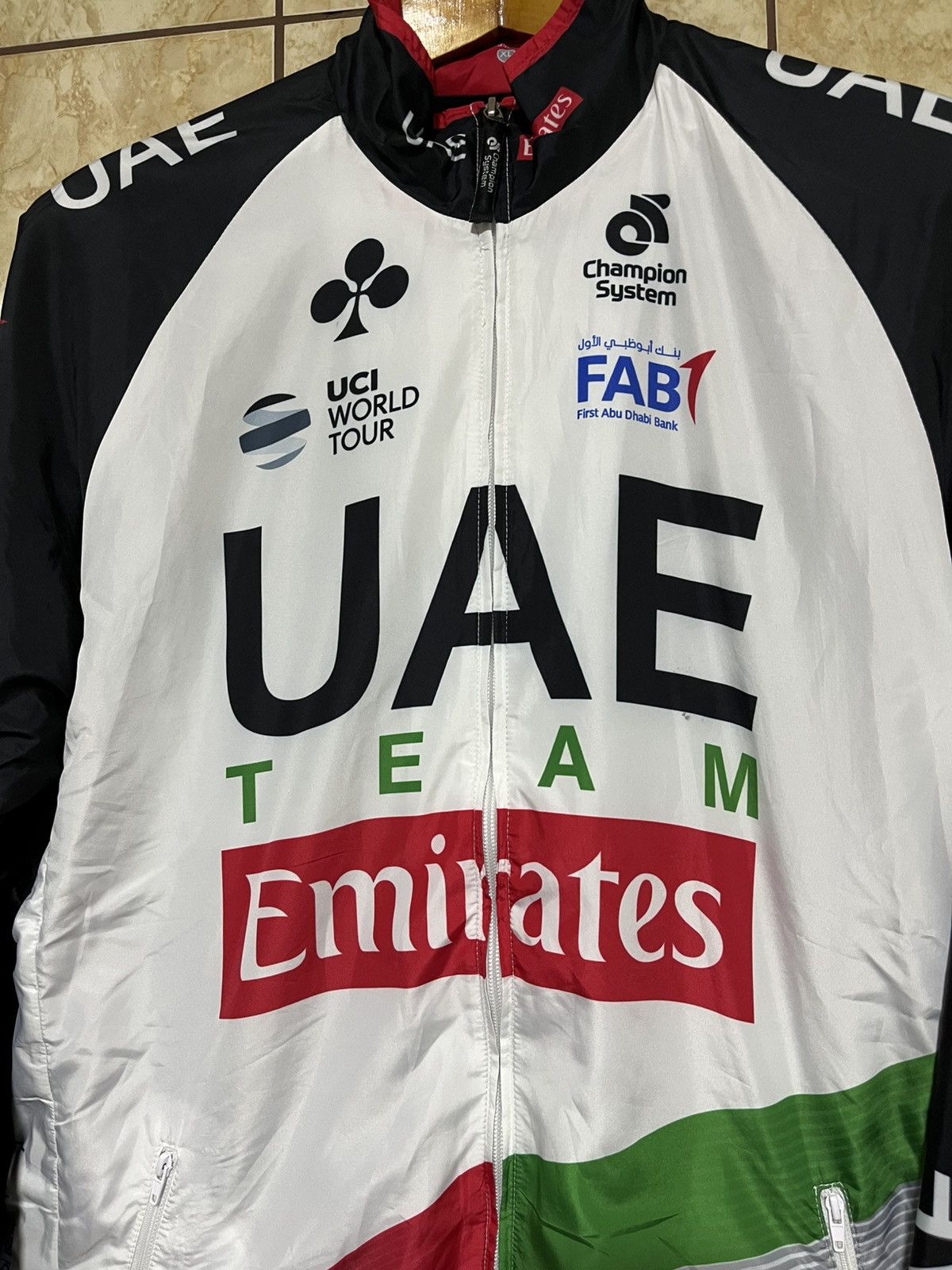 Vintage UAE team Emirates 2018 cycling jacket Size US XL / EU 56 / 4 - 2 Thumbnail