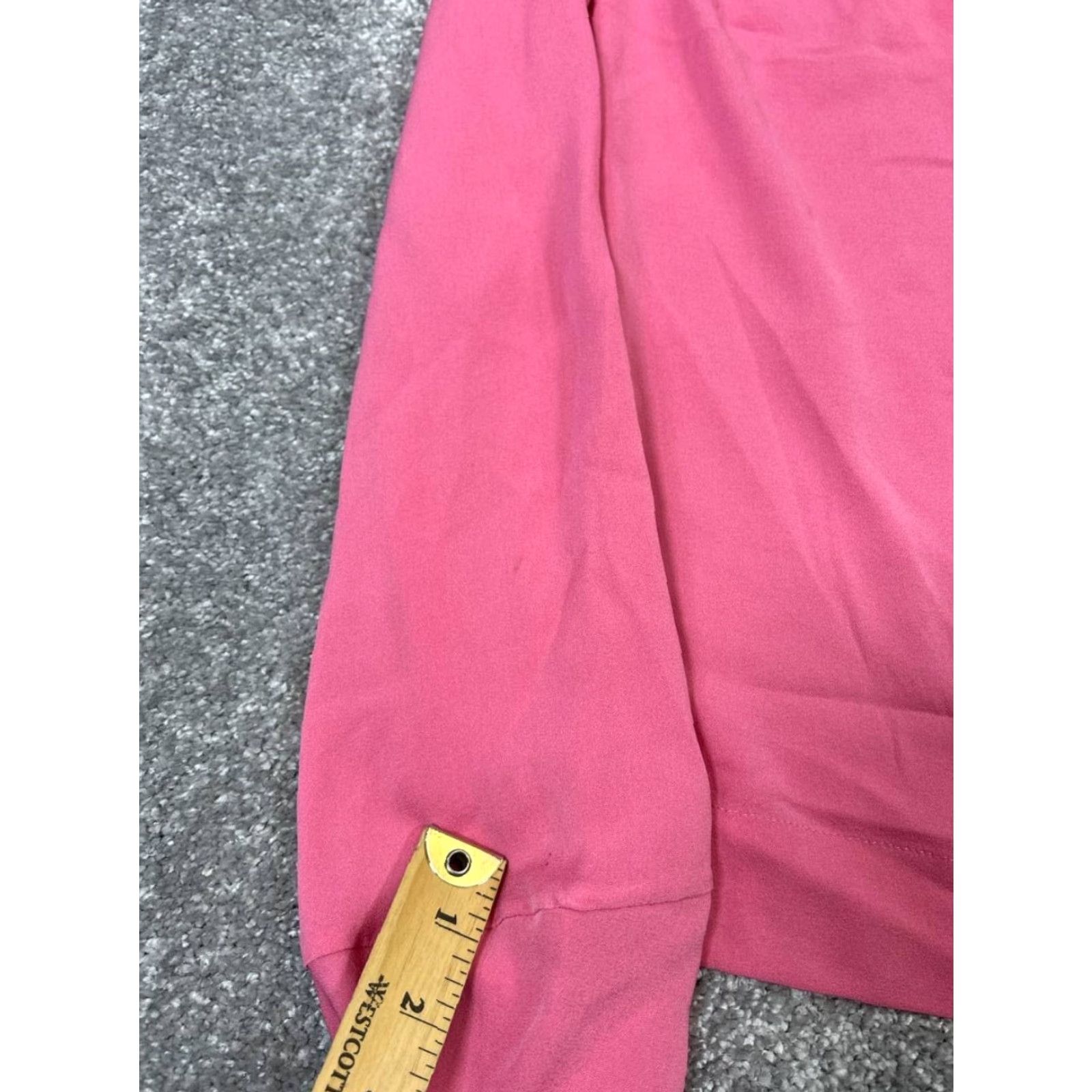 Diane von Furstenberg Diane von Furstenberg Shirt Womens 2 Blouse Pink Silk Crew Neck Long Sleeve Button Polyester - (adjusted to use allowed words) Size XS / US 0-2 / IT 36-38 - 3 Thumbnail