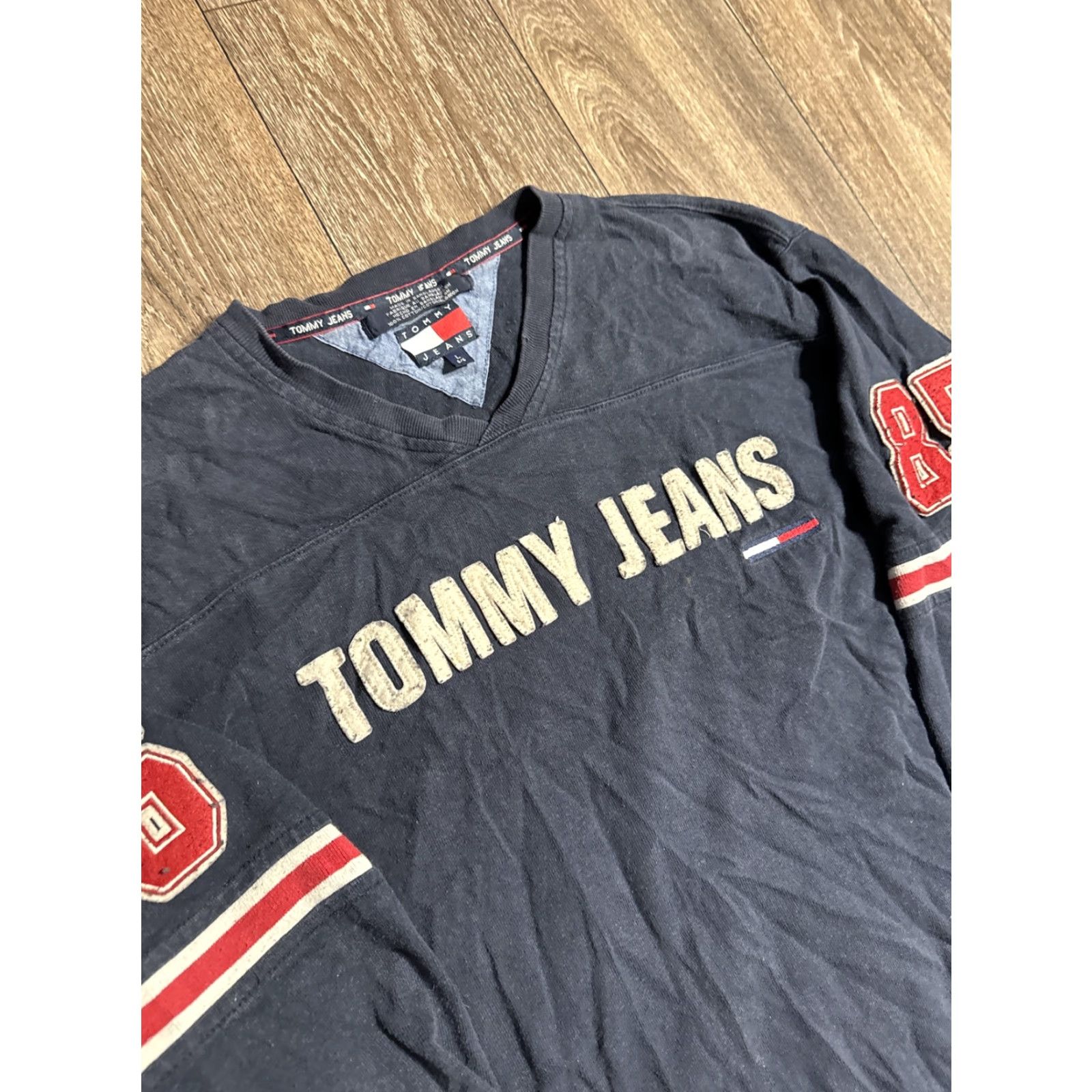 Tommy Hilfiger VINTAGE Tommy Hilfiger T-Shirt Long Sleeve V-Neck Navy Blue Large Men Mens Size US L / EU 52-54 / 3 - 3 Thumbnail