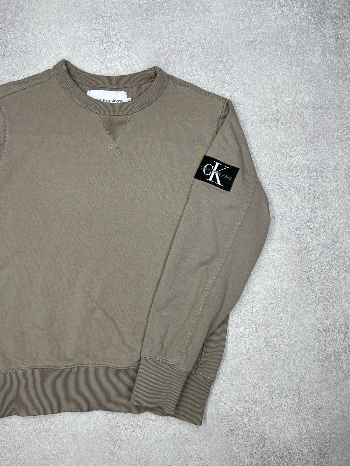 Calvin Klein Mens Calvin Klein Brown Sweatshirt Patch Logo Size M Size US M / EU 48-50 / 2 - 3 Thumbnail