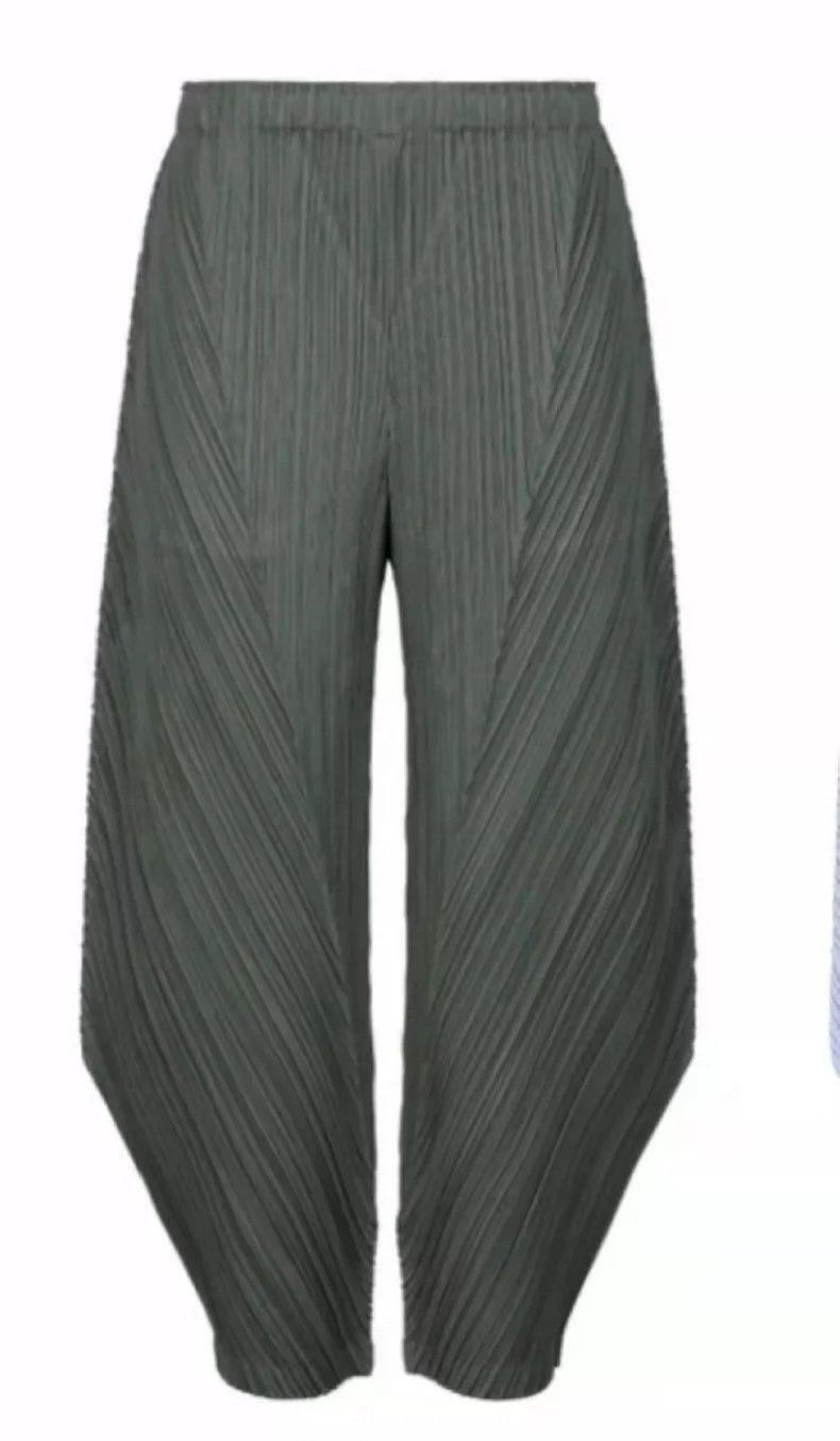 Issey Miyake Issey Miyake size:3 Grey pleated irregular-shaped pants Size 23" - 1 Thumbnail