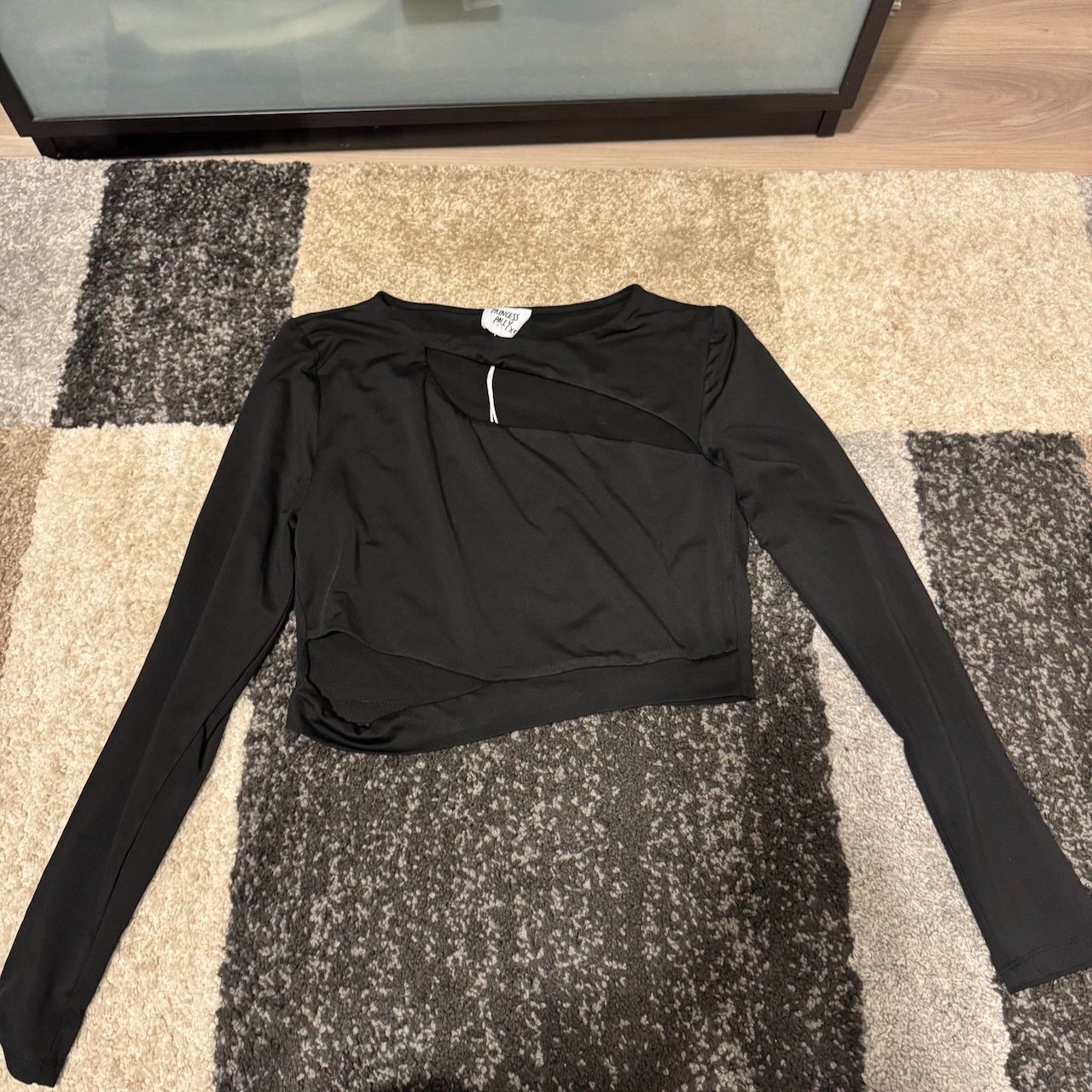 PRINCESS POLLY NWT Princess Polly Long Sleeve Cut Out Black Crop Top Size L / US 10 / IT 46 - 3 Thumbnail
