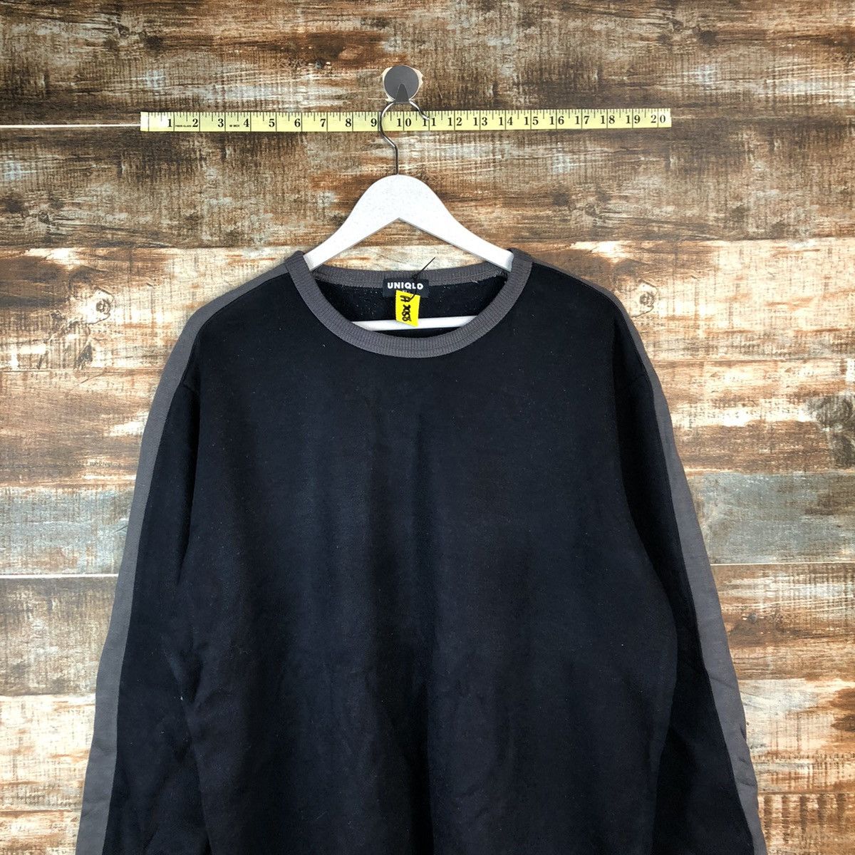 Uniqlo Uniqlo japan vintage Black Sweatshirt #A2058 Size US XL / EU 56 / 4 - 2 Thumbnail