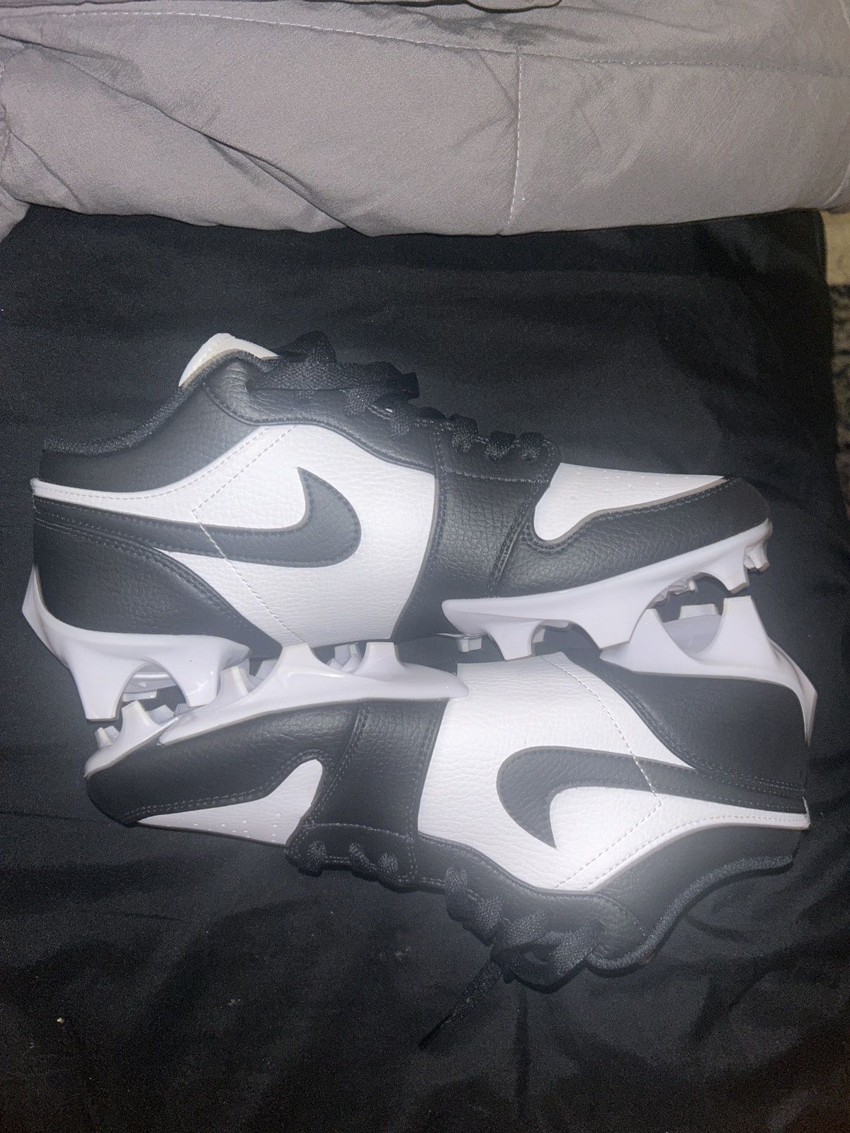 Jordan Brand Jordan 1 Low Cleats Size US 9 / EU 42 - 1 Thumbnail
