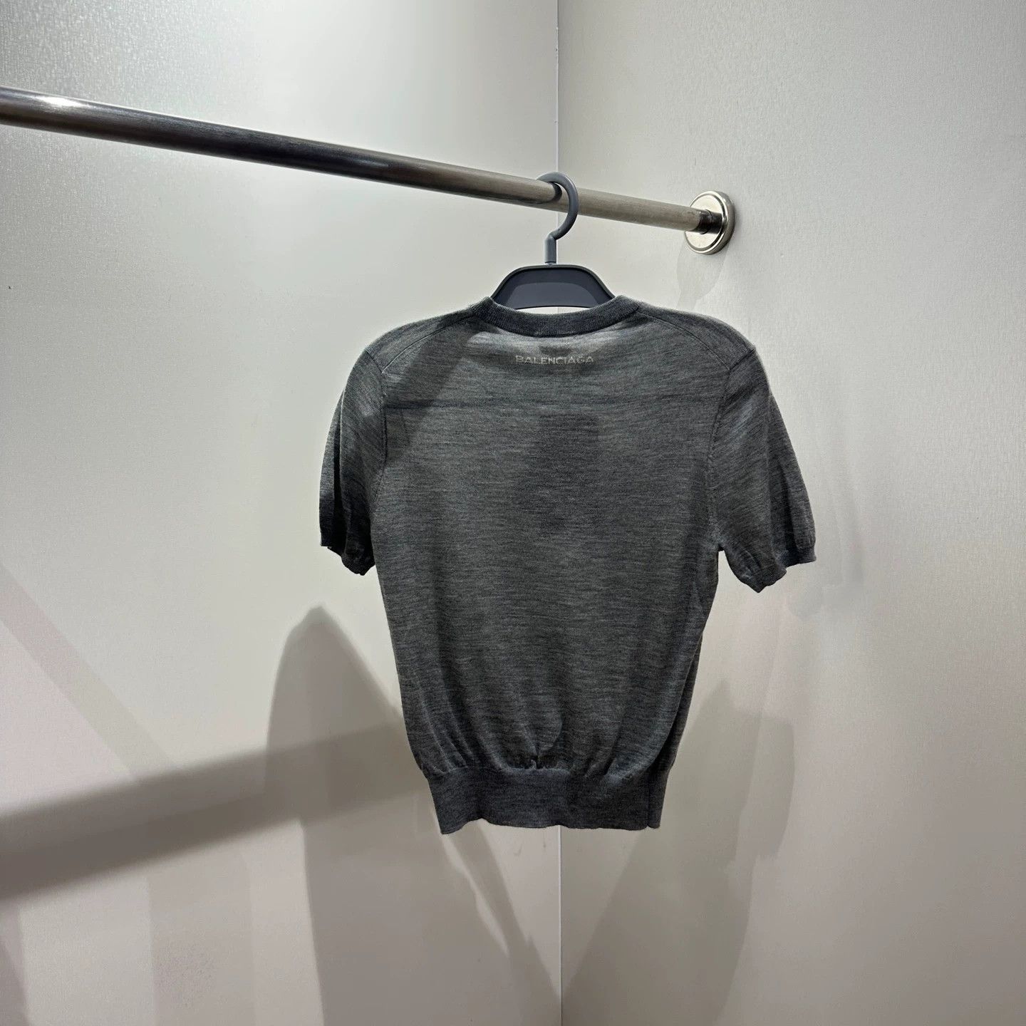 Balenciaga Balenciaga Cashmere Logo Knit Tee Size 36 Unworn Size XS / US 0-2 / IT 36-38 - 2 Thumbnail