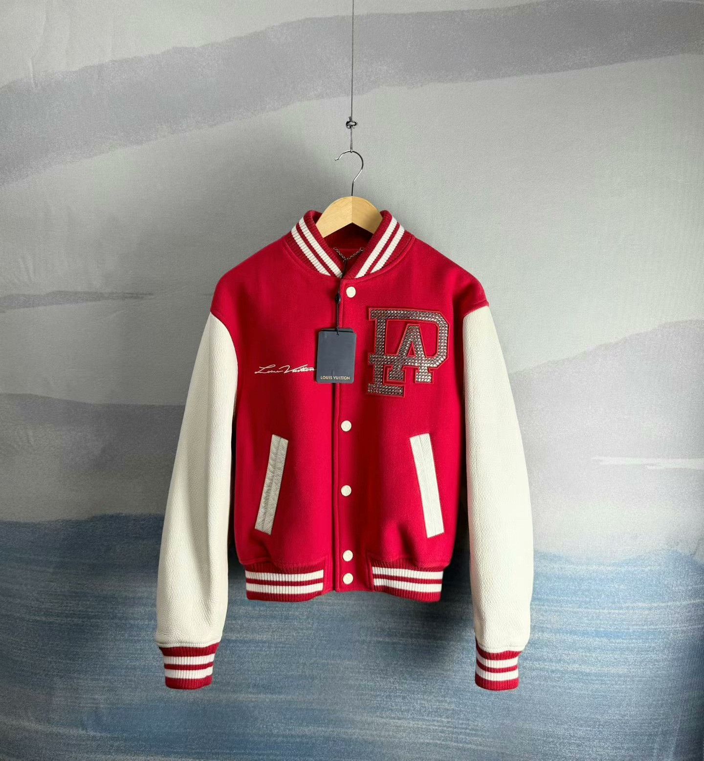 Louis Vuitton louis vuitton red and white baseball jacket Size US L / EU 52-54 / 3 - 1 Thumbnail