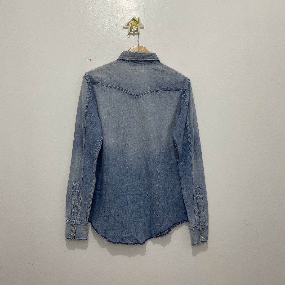Saint Laurent Paris Saint Laurent Paris Distressed Denim Shirt Size US XS / EU 42 / 0 - 5 Thumbnail