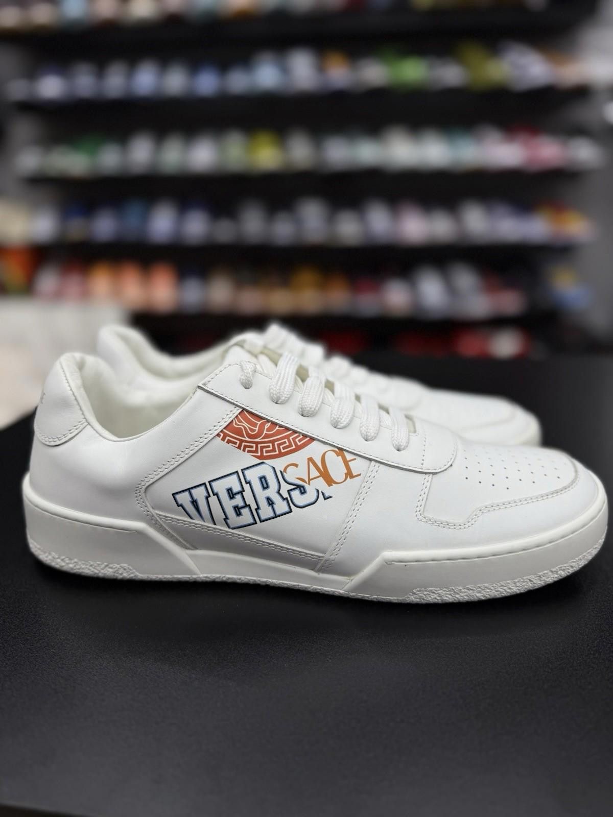 Versace $850 Authentic Versace Logo Low Top Sneaker Size 43EU/10US Size US 10 / EU 43 - 9 Thumbnail