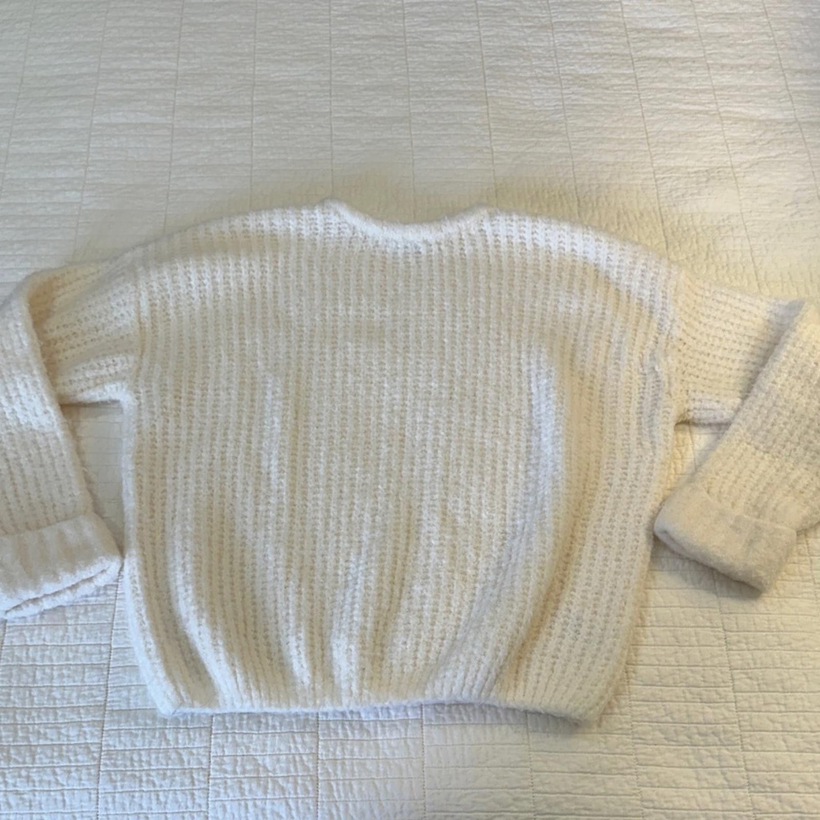 Other Wild Fable Small Knit Cozy Fuzzy Cream Sweater EUC Size S / US 4 / IT 40 - 1 Thumbnail