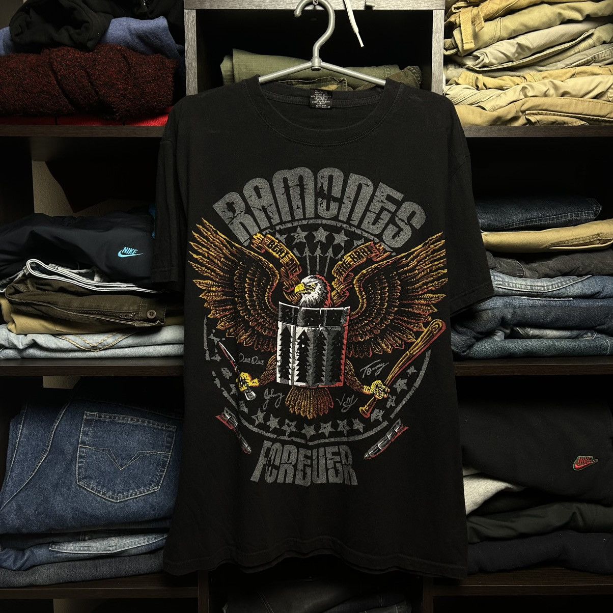 Band Tees Vintage Ramones Forever Big Graphic Logo rock band tee sizeL Size US L / EU 52-54 / 3 - 1 Thumbnail