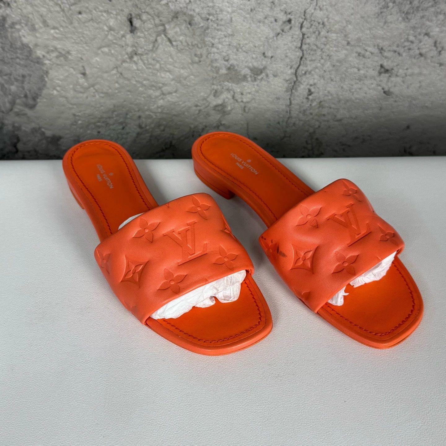 Louis Vuitton Louis Vuitton Slipper 37 99 New Size US 6.5 / IT 36.5 - 1 Thumbnail