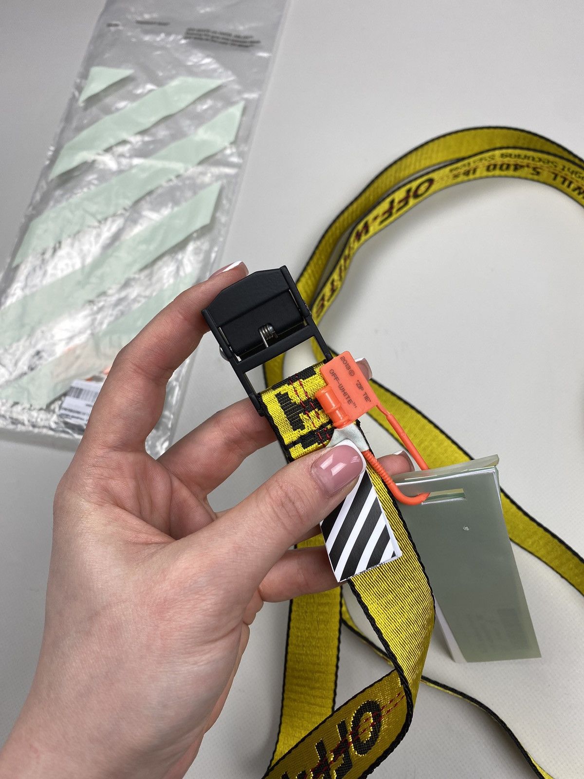 Off-White BNWT! Off-white Carry OV Mini Industrial belt one Size Size ONE SIZE - 9 Thumbnail