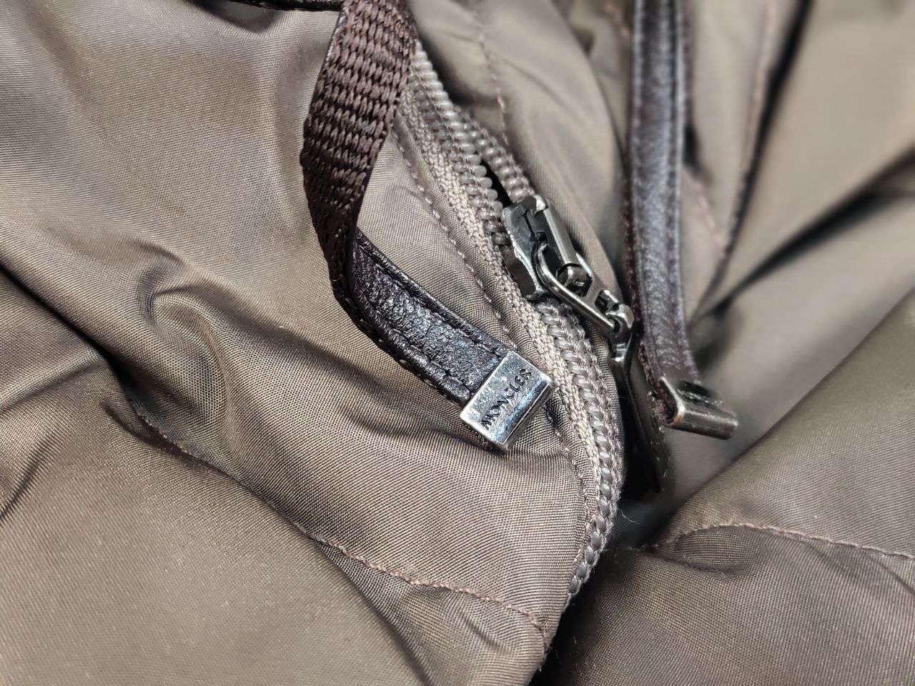 Moncler Vintage Moncler Down Puffer quality Brown Women's Jacket Size L / US 10 / IT 46 - 24 Thumbnail