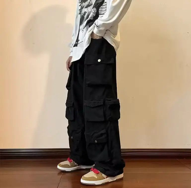 image of Multi-Pocket Wide Leg Cargo Pants in Black, Men's (Size 30)