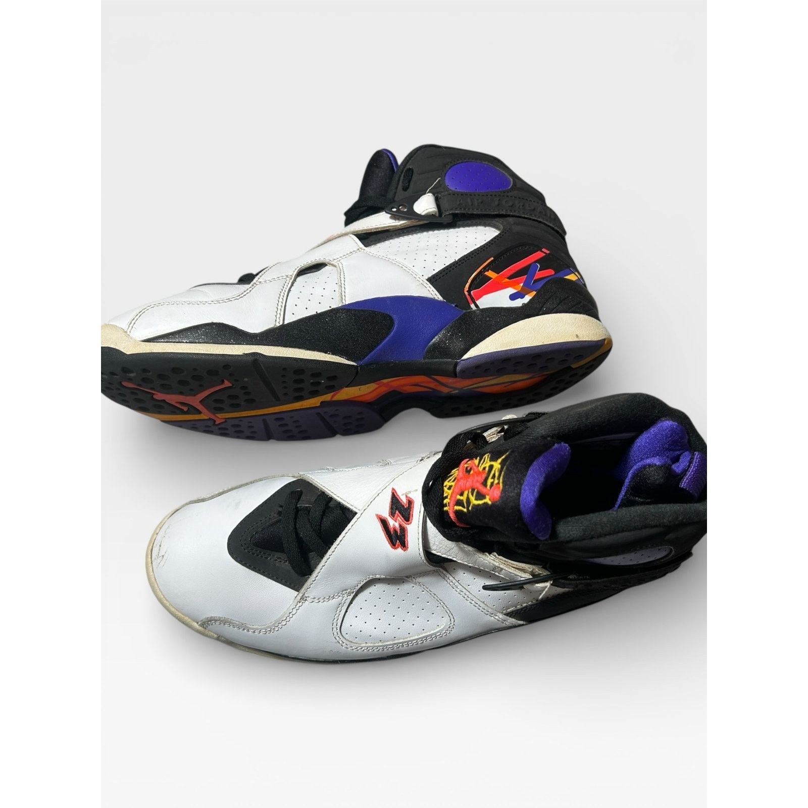 Jordan Brand Air Jordan 8 Retro Three Peat White Purple Sz 10 305381-142 Size US 10 / EU 43 - 5 Thumbnail