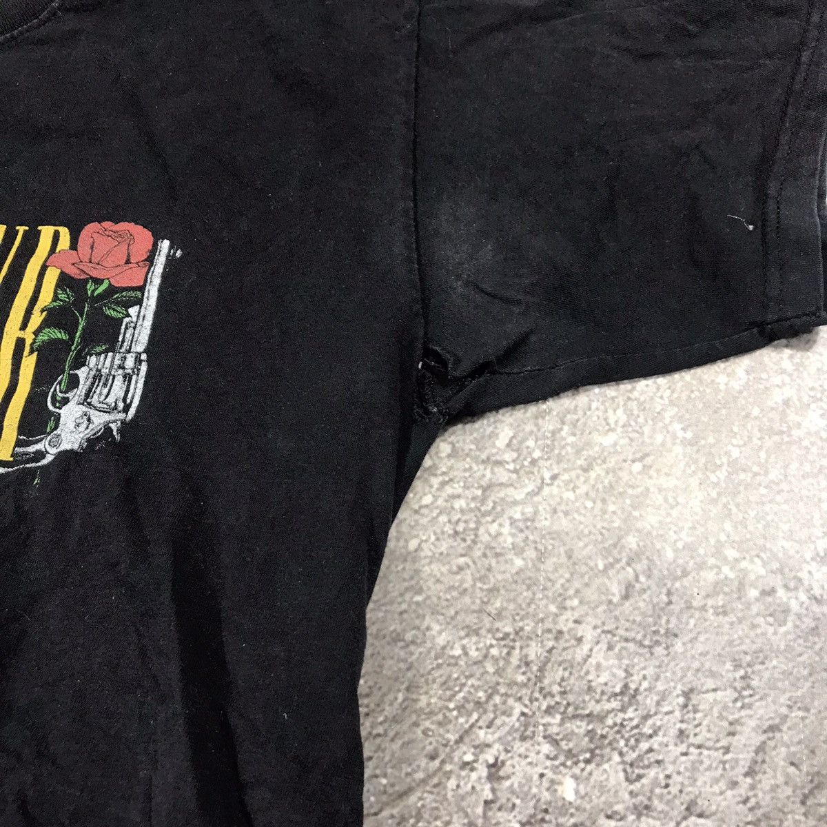 Vintage Vintage 90s Guns N Roses Graphic Tee Y2K Band Grunge Boxy M Size US M / EU 48-50 / 2 - 4 Thumbnail