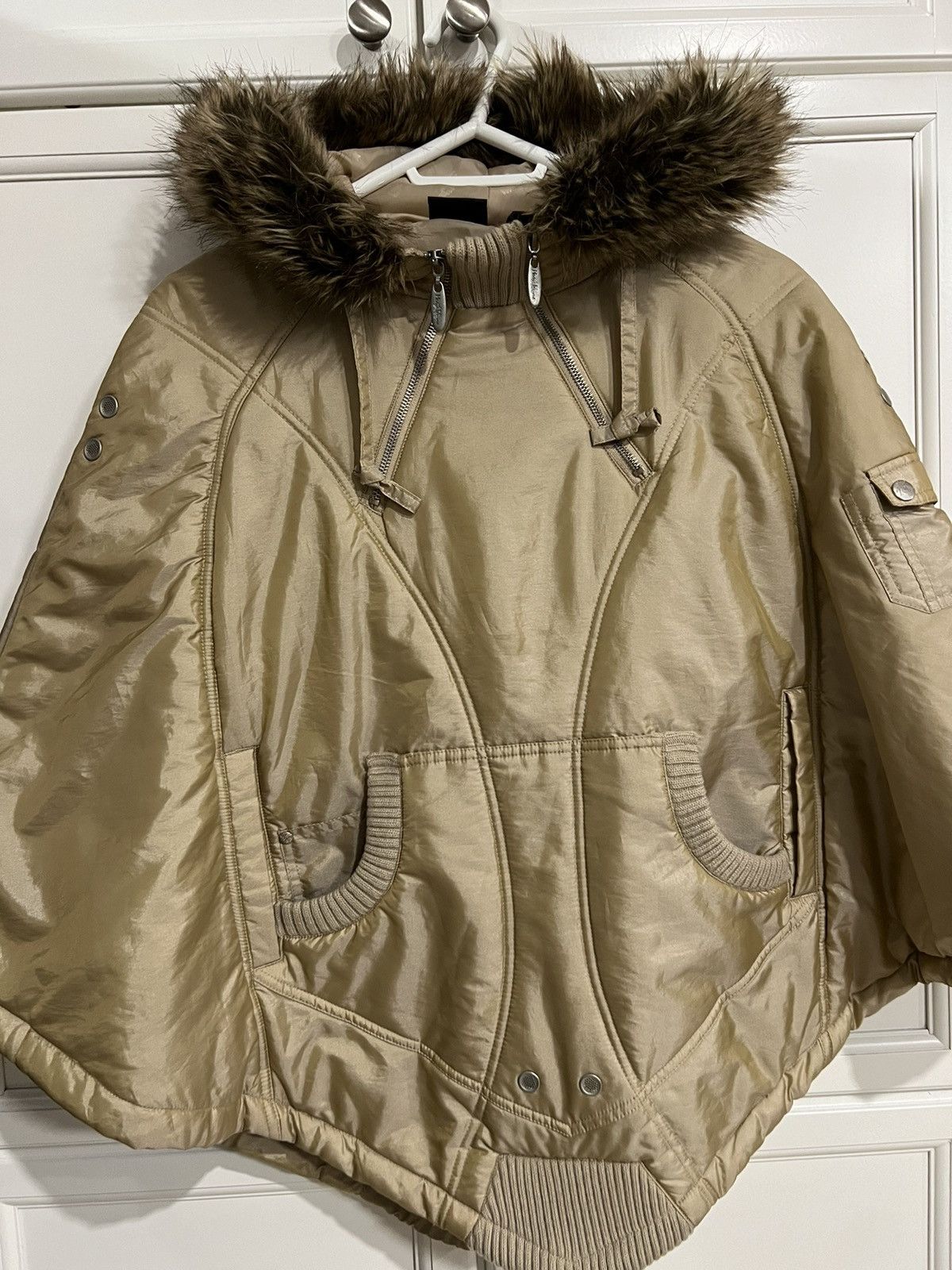Mecca Vintage poncho vest with fur parka Size M / US 6-8 / IT 42-44 - 3 Thumbnail