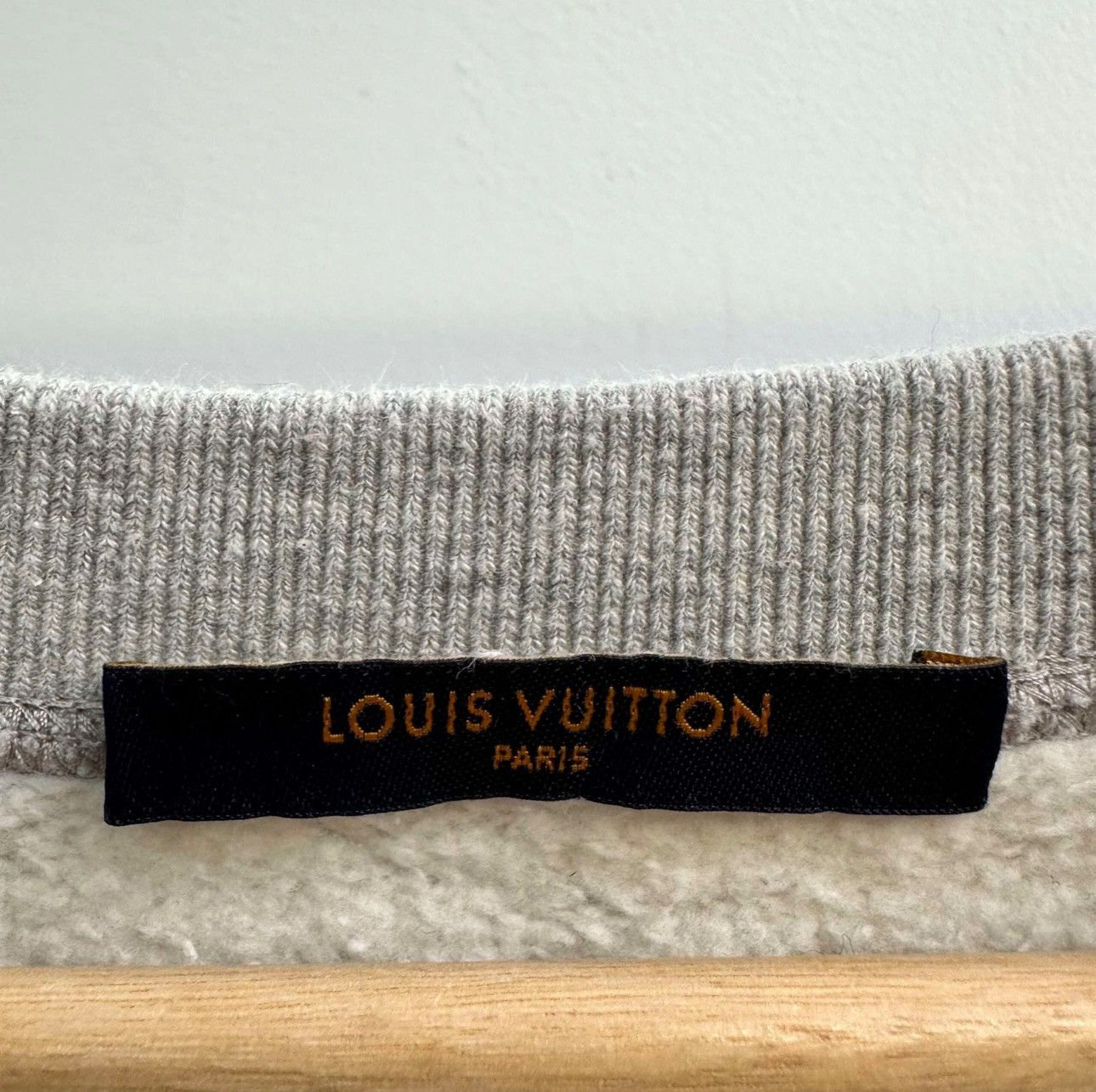 Louis Vuitton Louis Vuitton Embroidered Upside Down Crewneck Size US XL / EU 56 / 4 - 4 Thumbnail
