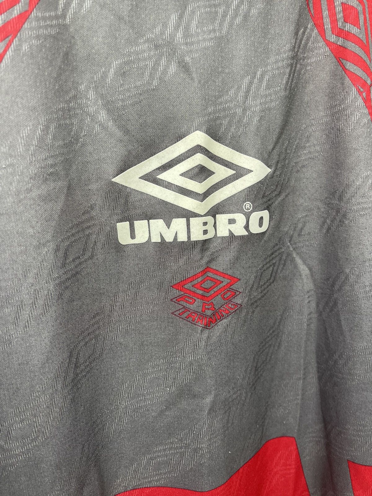 Umbro × Vintage Umbro Jersey Vintage 90s Size M Red Big Logo Size US M / EU 48-50 / 2 - 3 Thumbnail