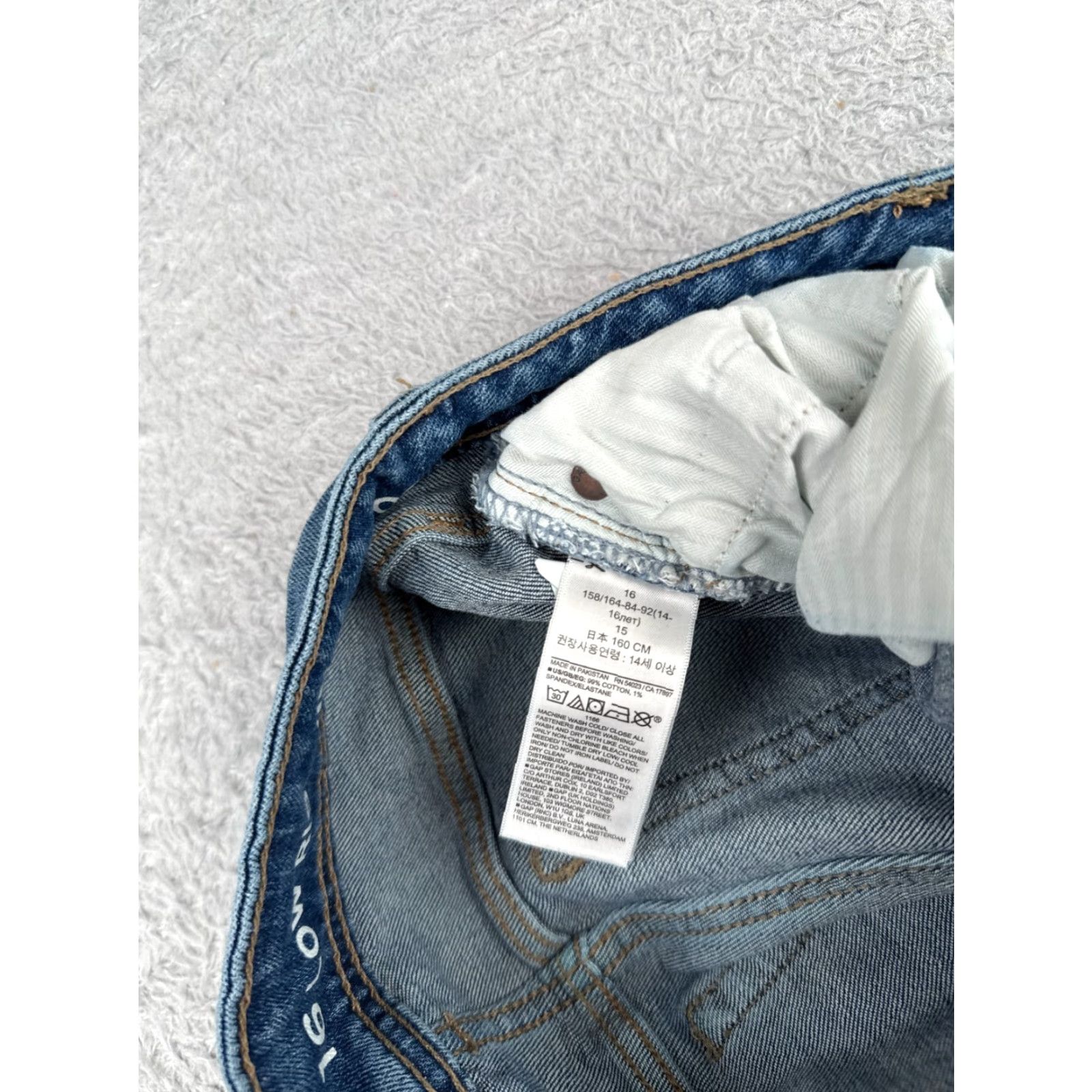 Gap Gap Jeans Girls 16 Blue Denim Bootcut 26x30 Regular Mid Rise Vintage-Adjacent Cotton Blend 5-Pocket Denim Jeans Womens Boys? Size 38" / US 16 / IT 52 - 7 Thumbnail