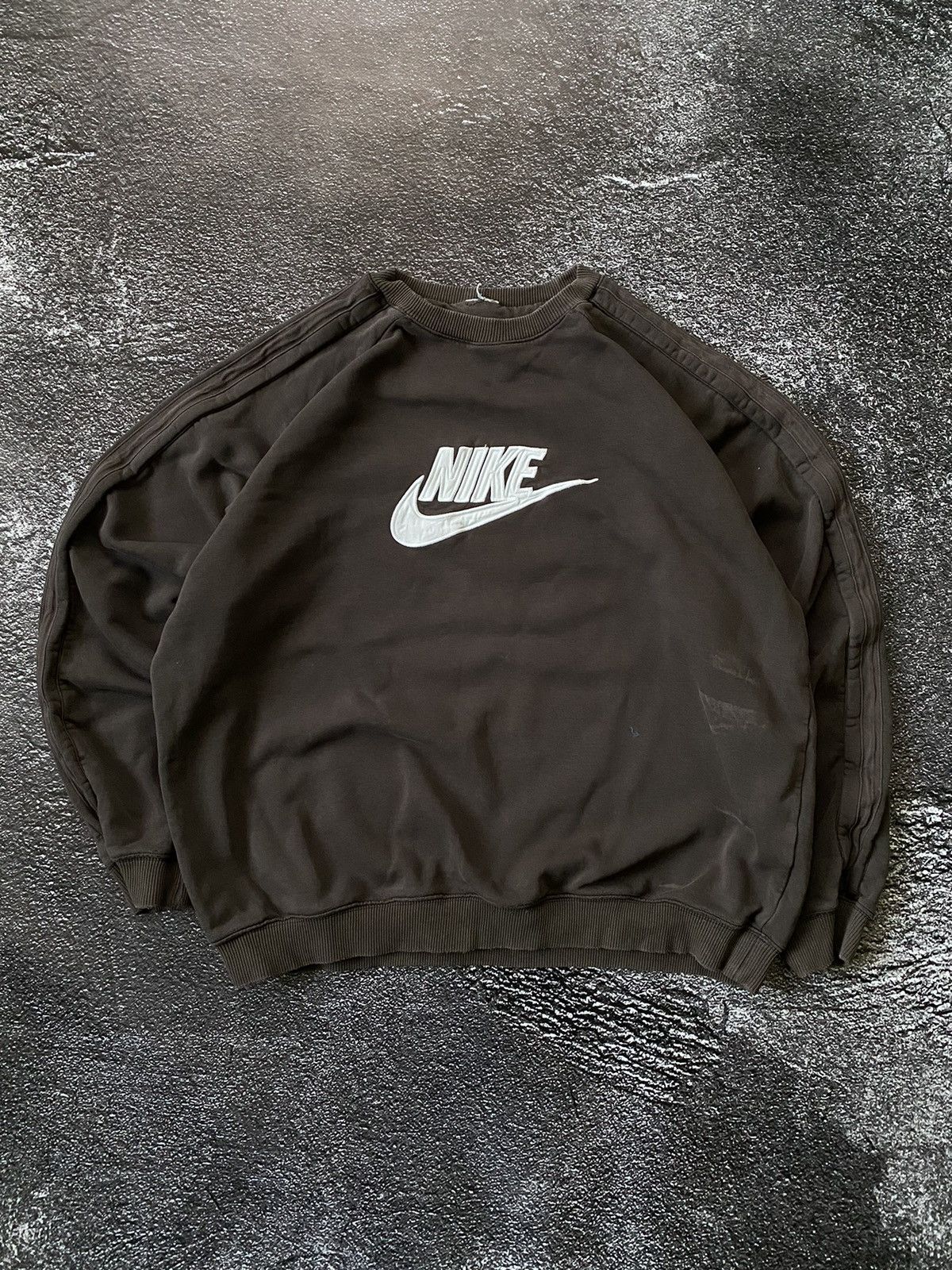 Nike NIKE VINTAGE CENTER LOGO OVERSIZE DISTRESSED FADED SWEATSHIR Size US L / EU 52-54 / 3 - 1 Thumbnail