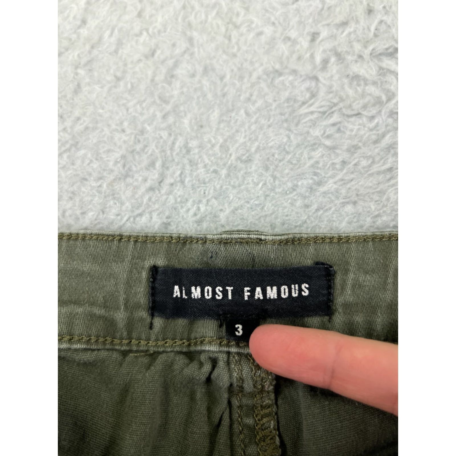 Almost Famous Almost Famous Green Army Cargo Pants Women's 3 Regular Tapered Ankle Zip Cotton Blend 25in Inseam Size 26" / US 2 / IT 38 - 3 Thumbnail