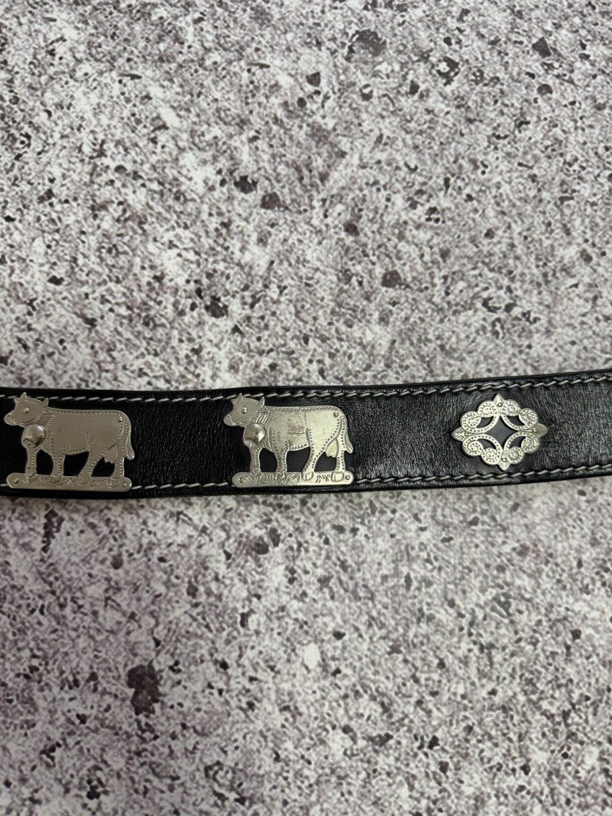 Etro Vintage Luxury Etro Leather Cows Belt Japanese Brand Size ONE SIZE - 13 Thumbnail