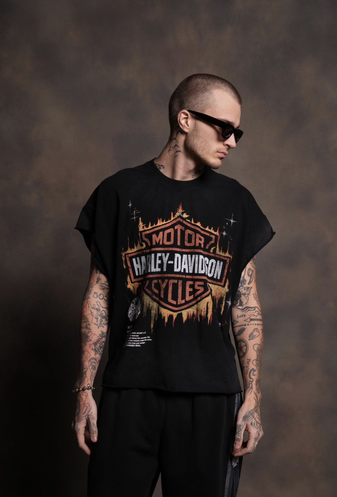 Darc Sport INFERNO SHIELD GRUNGE CUT-OFF MID-LENGTH RAW HEM TEE Size US M / EU 48-50 / 2 - 3 Thumbnail