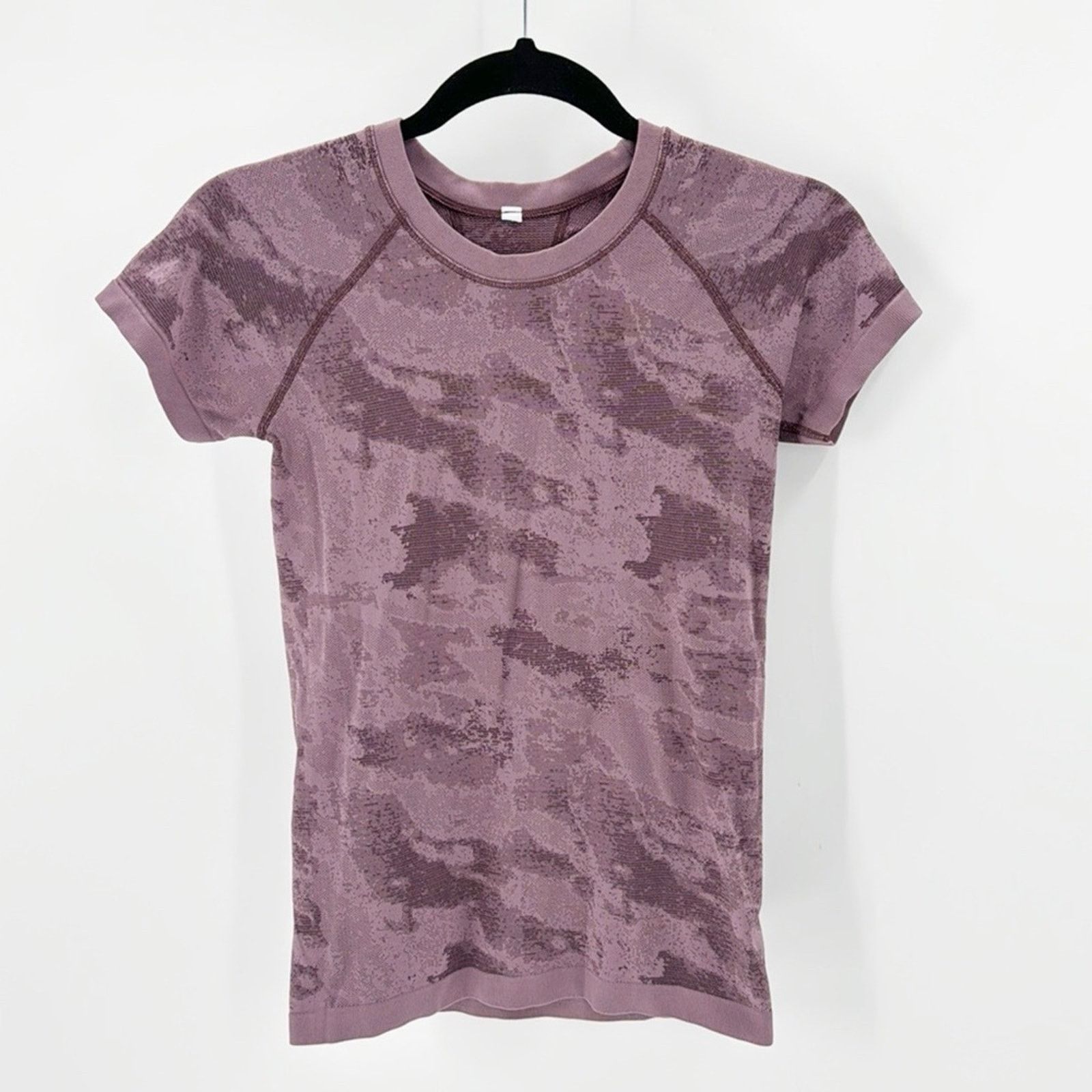 Athleta Athleta Momentum camo tee cascadia violet workout exercise Size S / US 4 / IT 40 - 1 Thumbnail
