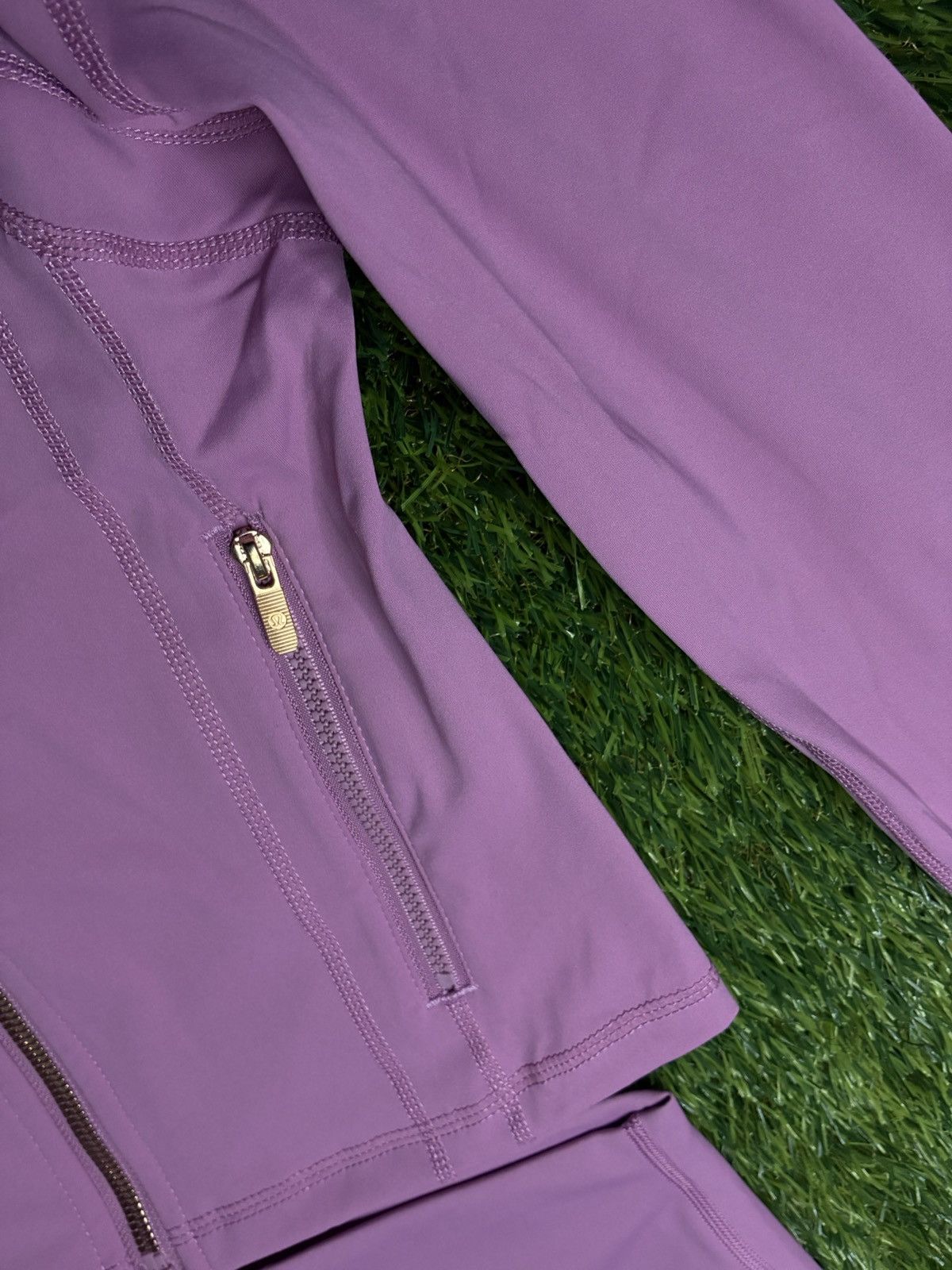Lululemon Define Pink Lululemon Cropped Jacket And Shorts Size S / US 4 / IT 40 - 2 Thumbnail