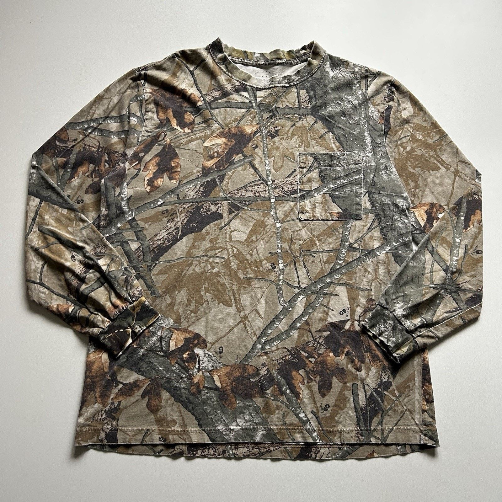Vintage Realtree Camo Shirt Large Y2K Long Sleeve Pocket Tee