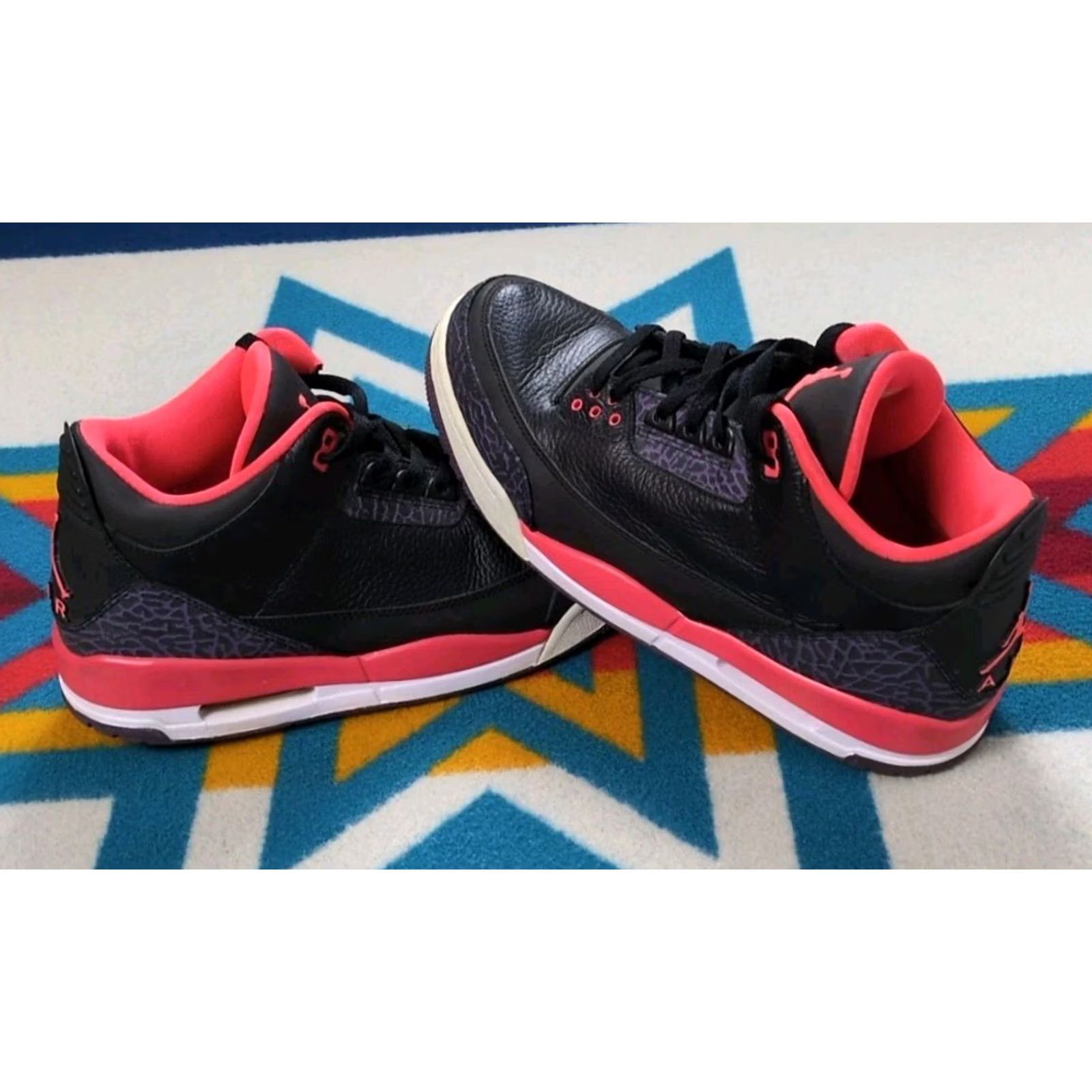 Jordan Brand Nike Air Jordan 3 Retro Crimson Sneaker 2013 136064-005 Size 12 Black Mens Size US 12 / EU 45 - 2 Thumbnail
