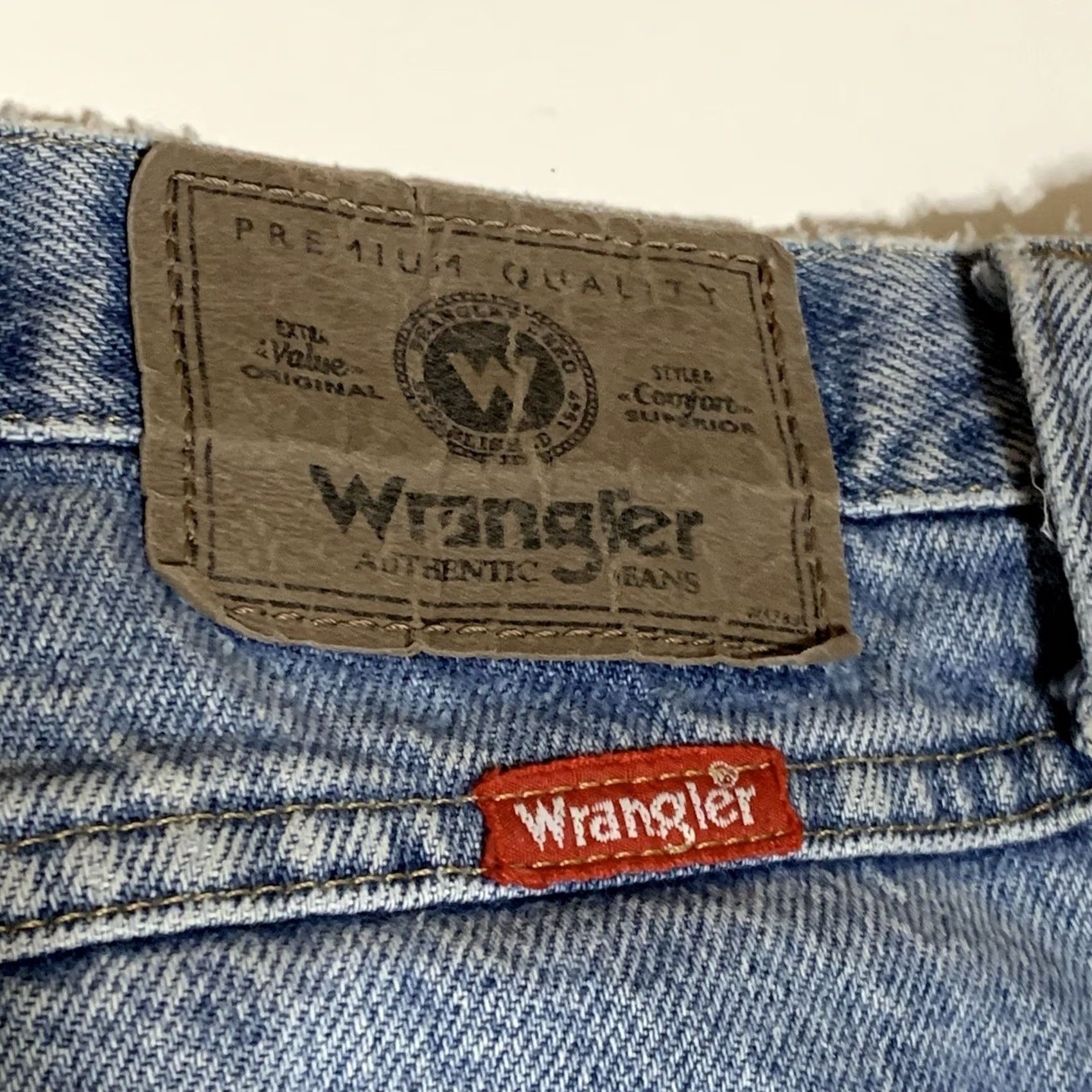 Wrangler Wrangler Cut Off Denim Blue Jean Shorts Size 44x8 Men’s Women’s Distressed Casual Blue 8 in Inseam USA 100% Cotton Size 30" / US 8 / IT 44 - 7 Thumbnail