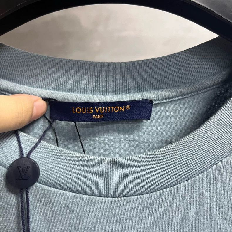 Louis Vuitton Louis Vuitton Blue tool graphic embroidered short sleeve T Size US XL / EU 56 / 4 - 2 Thumbnail