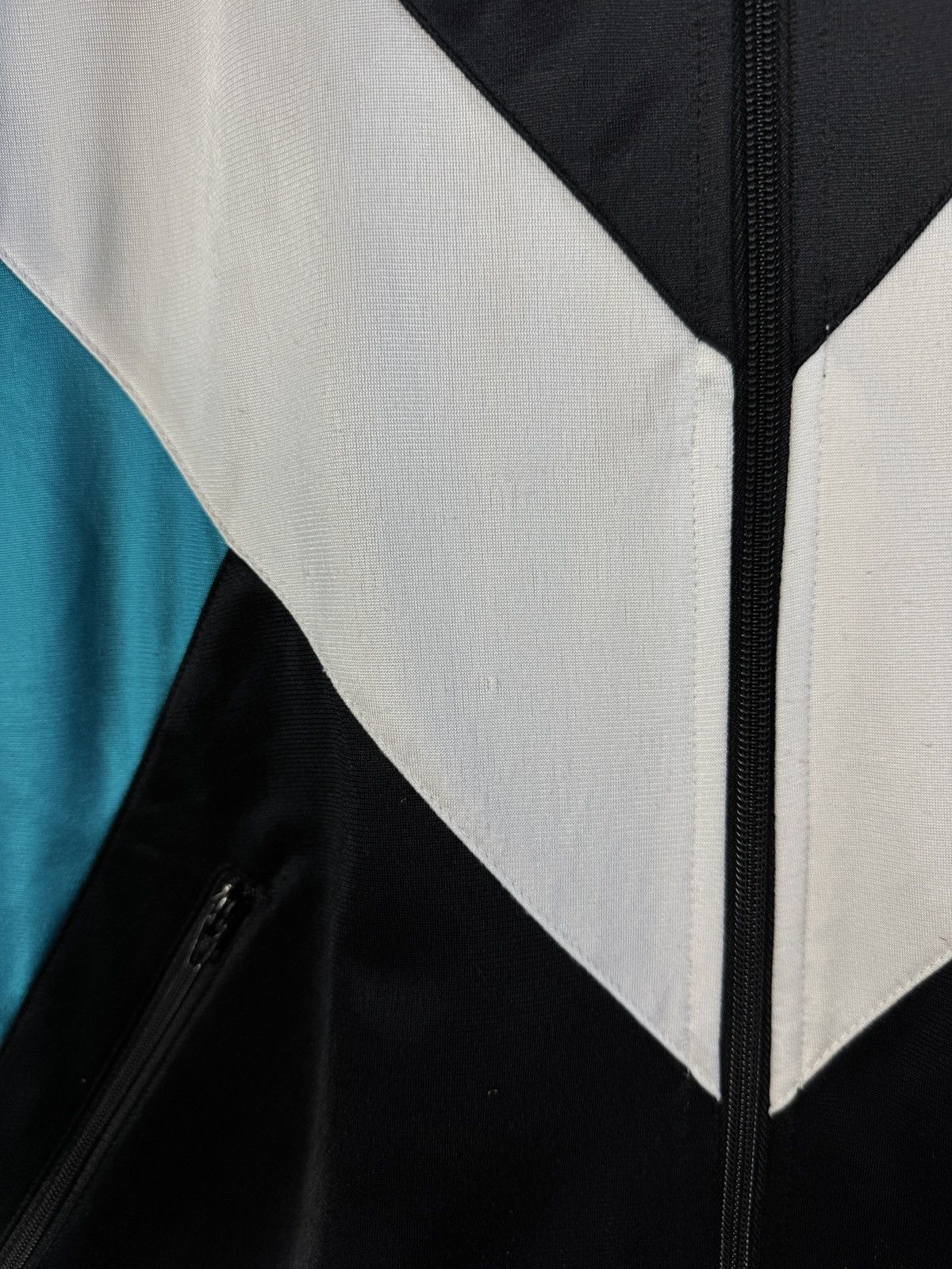 Nike Vintage 90s Nike USA Zip Up Hoodie Beaverton Oregon Size M Size US M / EU 48-50 / 2 - 19 Thumbnail