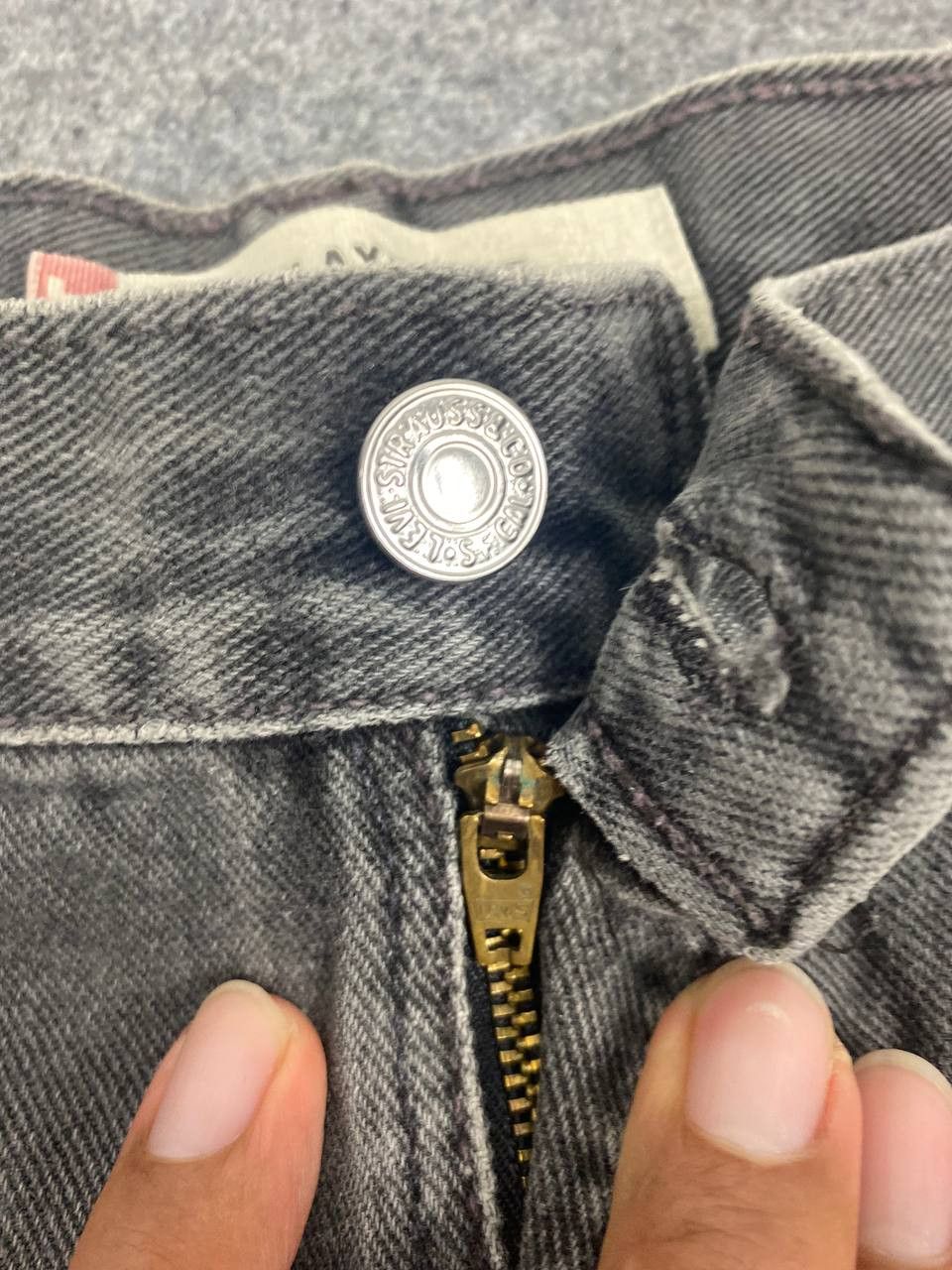 Levi's vintage levis 550 faded black relaxed fit distressed denim Size US 40 / EU 56 - 13 Thumbnail