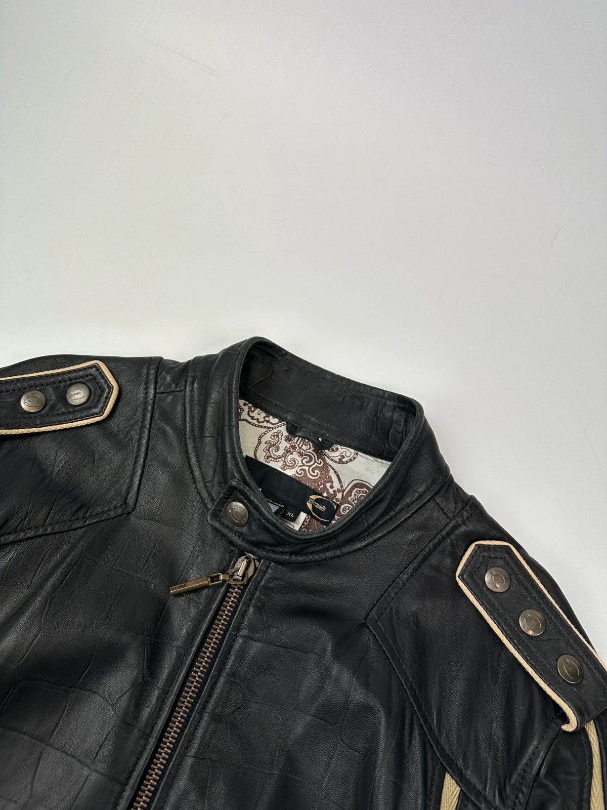Roberto Cavalli Roberto Cavalli 00’s Black Leather Stamped Jacket Size US L / EU 52-54 / 3 - 2 Thumbnail