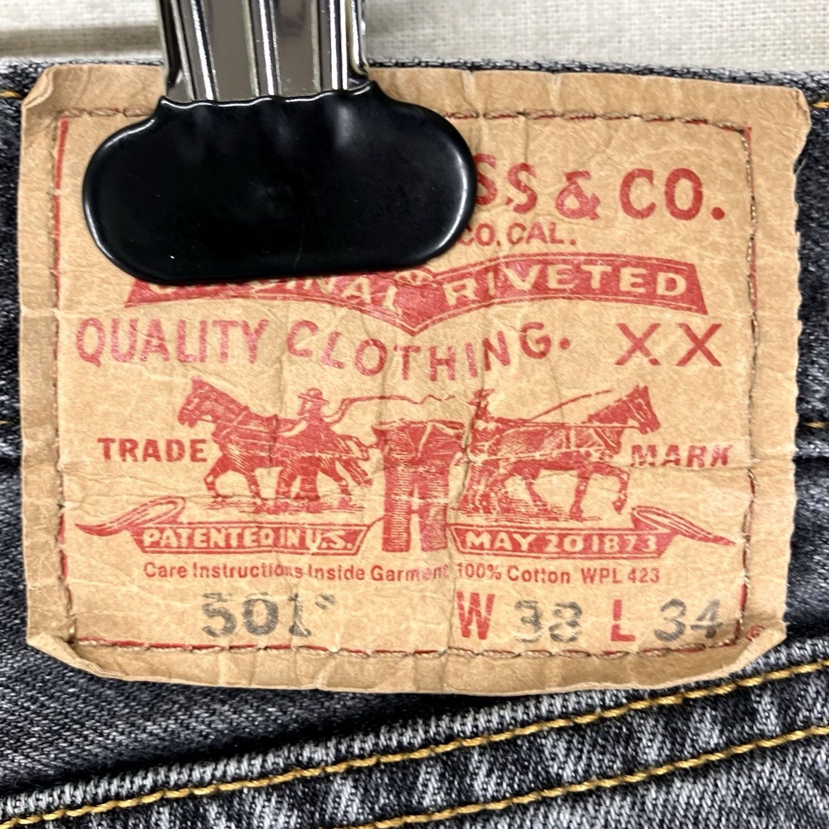 Levi's VINTAGE Levi's 501 Jeans Men’s 36x30 Black Faded Denim Button Fly 5-Pocket Straight Grunge 90s USA Leather Logo (If exact brand text allowed) Size US 36 / EU 52 - 4 Thumbnail