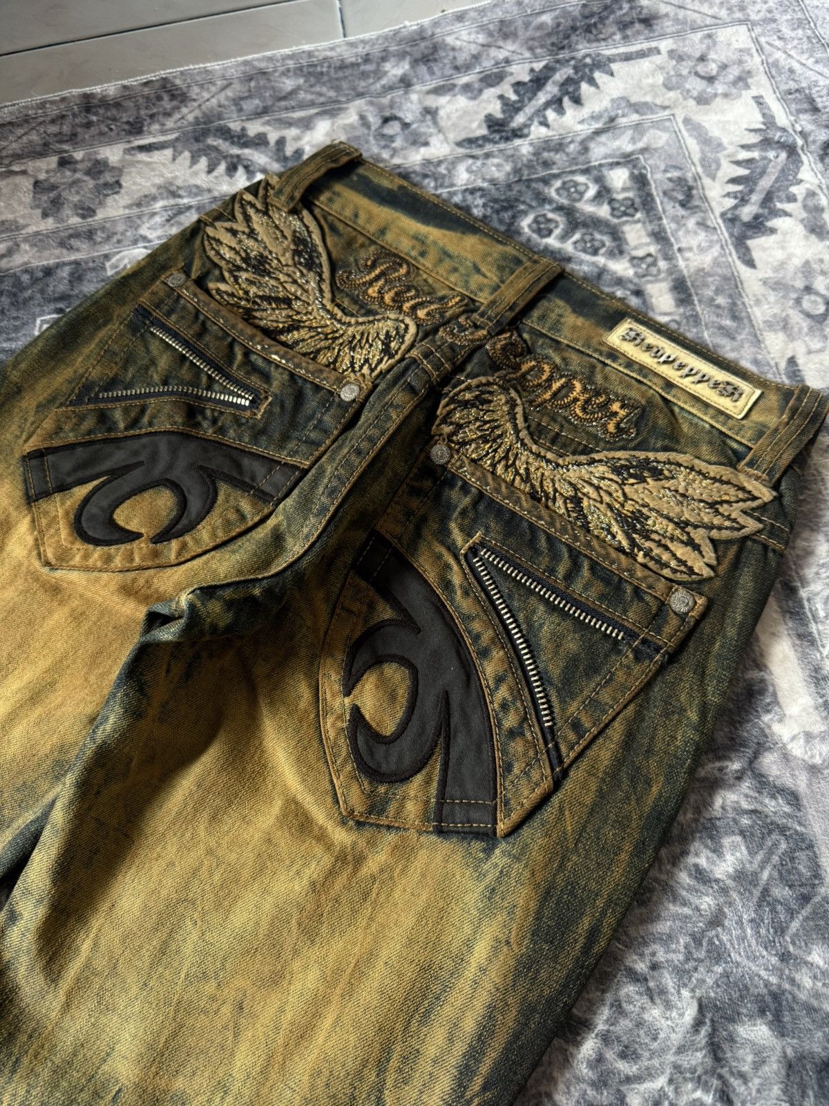 If Six Was Nine Red Pepper Shadow Mud Wash Embroidered Wings Jeans Size US 29 - 5 Thumbnail