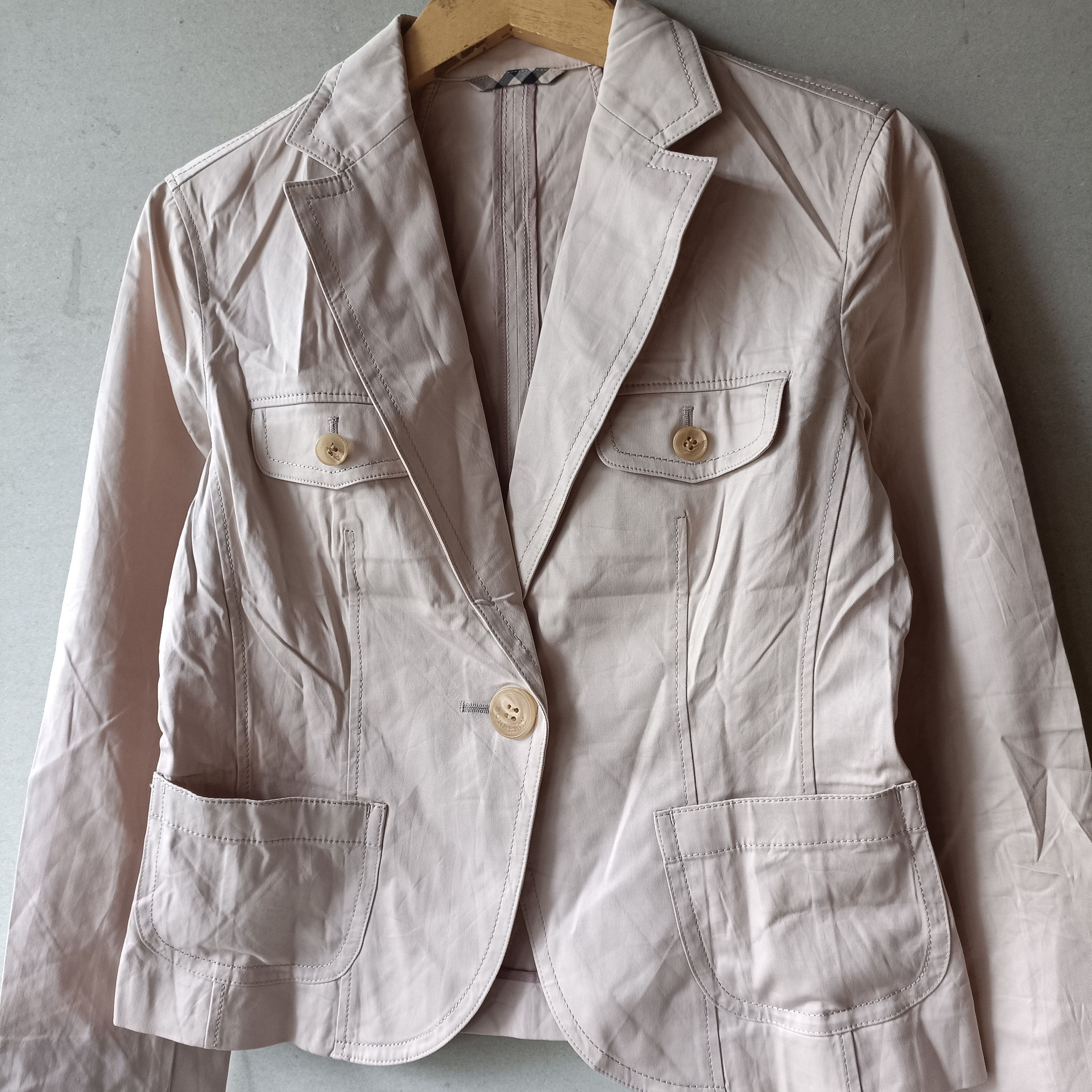 Burberry Burberry crop top outer wear Size M / US 6-8 / IT 42-44 - 3 Thumbnail