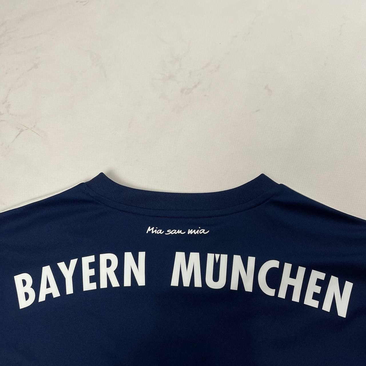Adidas AdidasB AYERN MUNICH 2017 Away Football Shirt Soccer Jersey Size US M / EU 48-50 / 2 - 12 Thumbnail